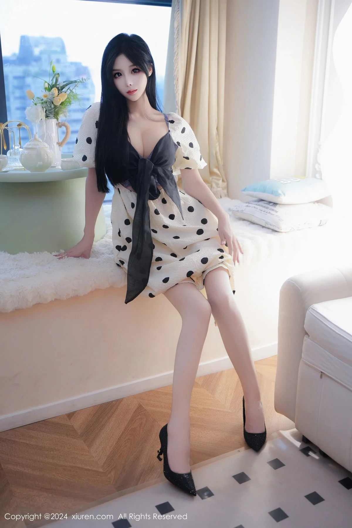 陈芊儿性感波点短裙露灰色情趣内衣配紫丝袜秀美腿绝美写真 第 42 张