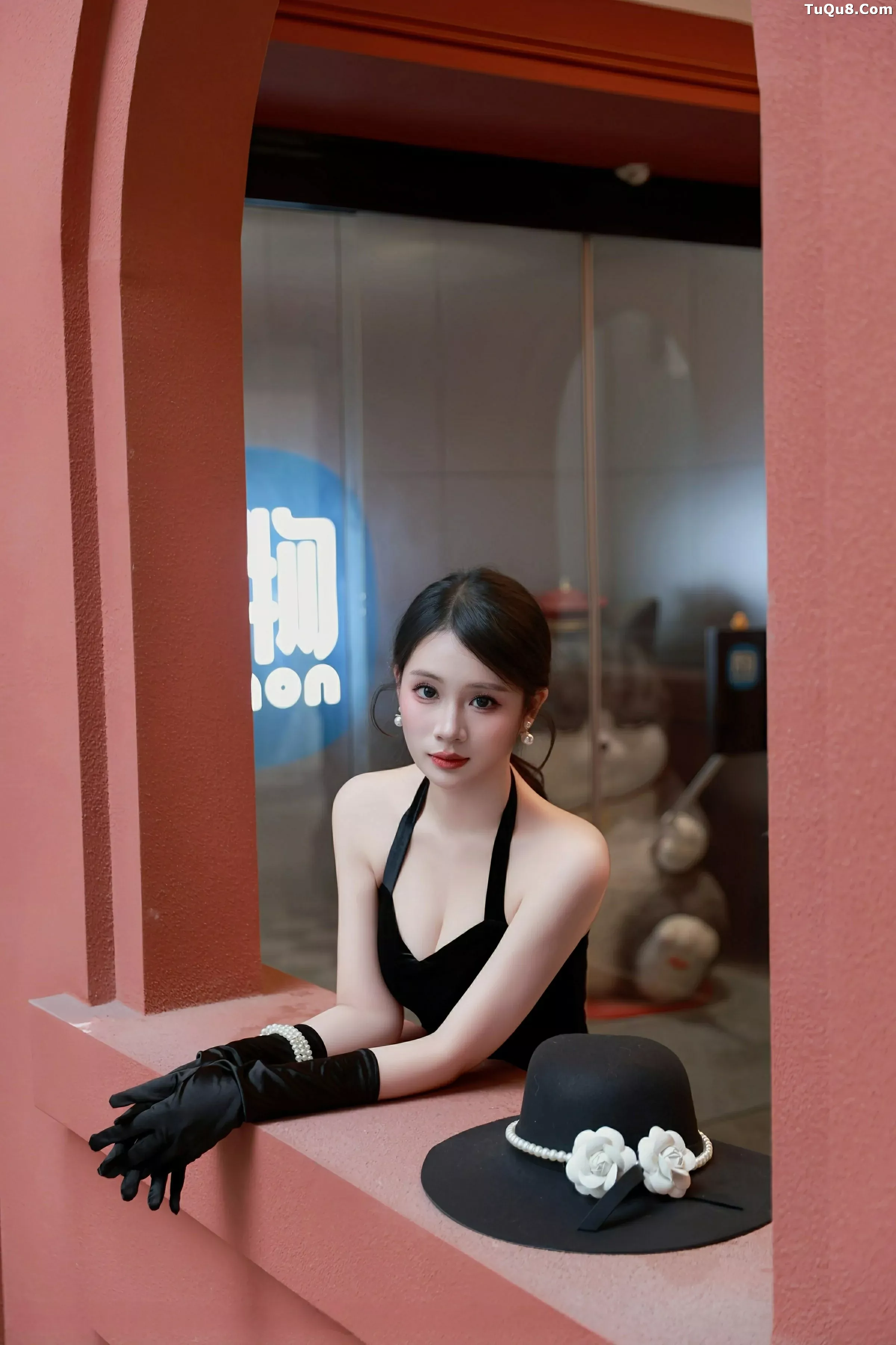 南乔性感黑色连衣裙+紫色情趣内衣秀柔美身姿撩人绝美写真 第 13 张