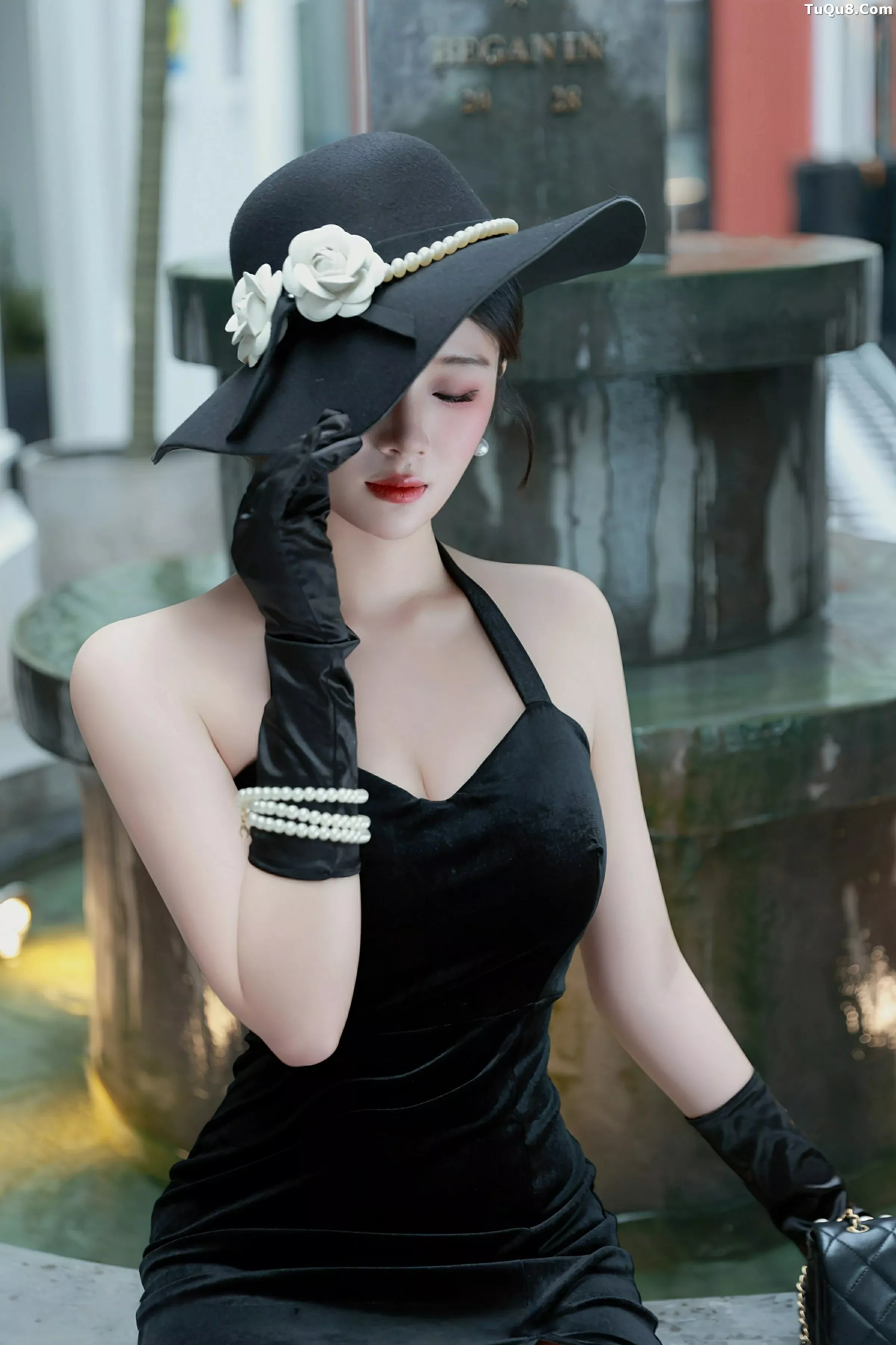 南乔性感黑色连衣裙+紫色情趣内衣秀柔美身姿撩人绝美写真 第 3 张