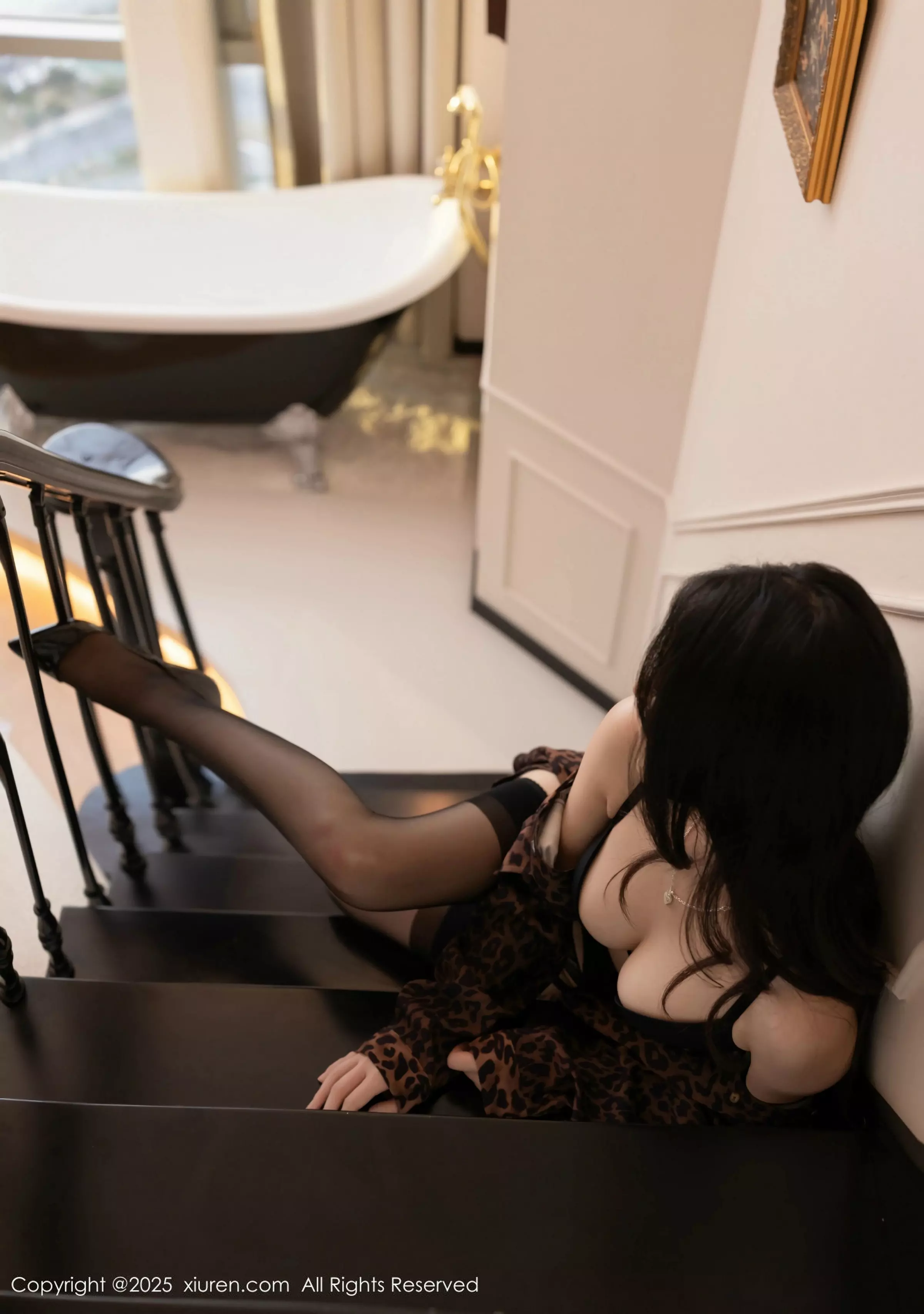 鱼子酱Fish性感豹纹衬衫配黑丝吊袜秀曼妙身姿迷人绝美写真 第 78 张
