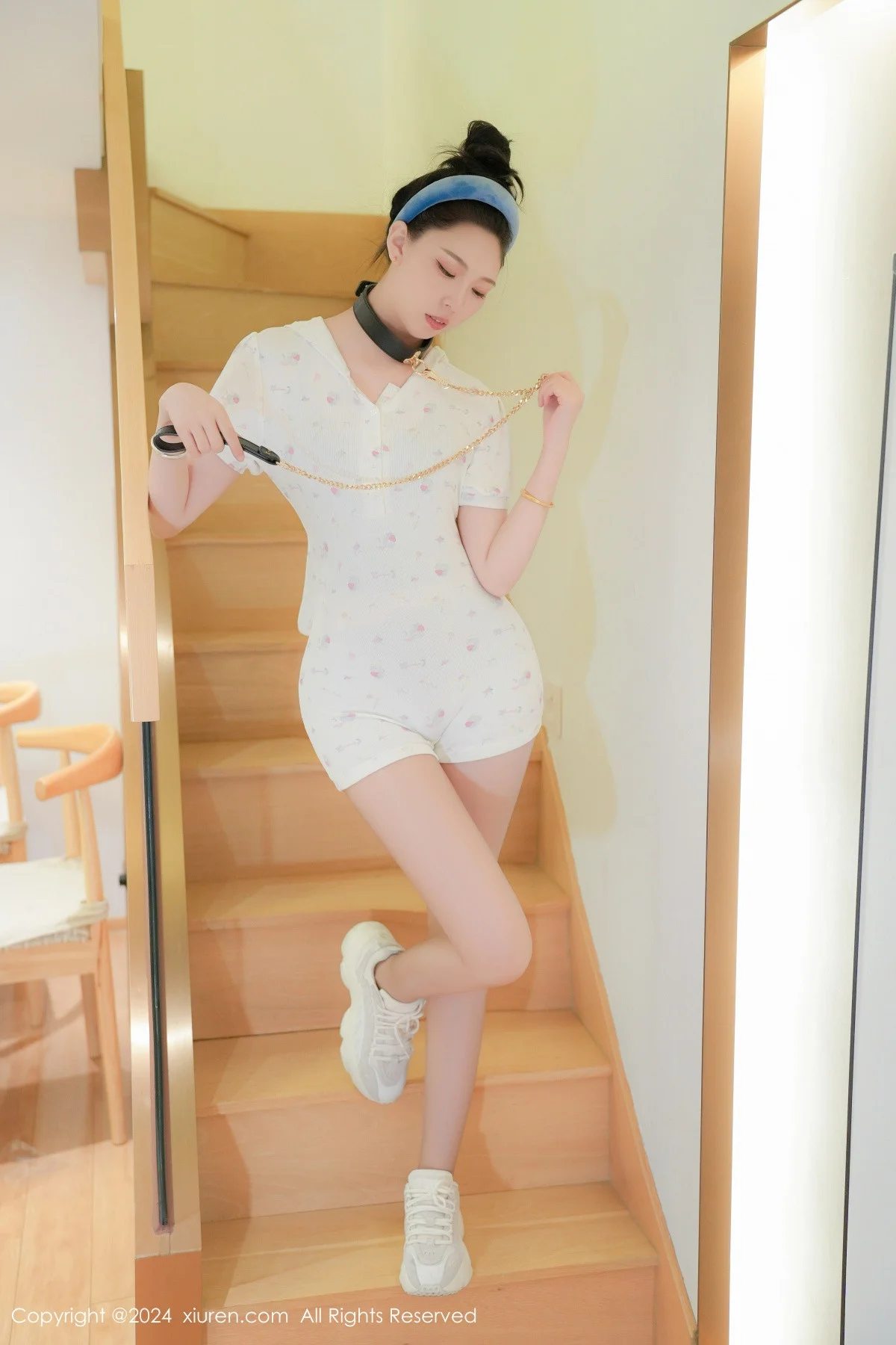 小波多私房性感白色上衣配白色丝袜秀凹凸身材惹火绝美写真 第 19 张