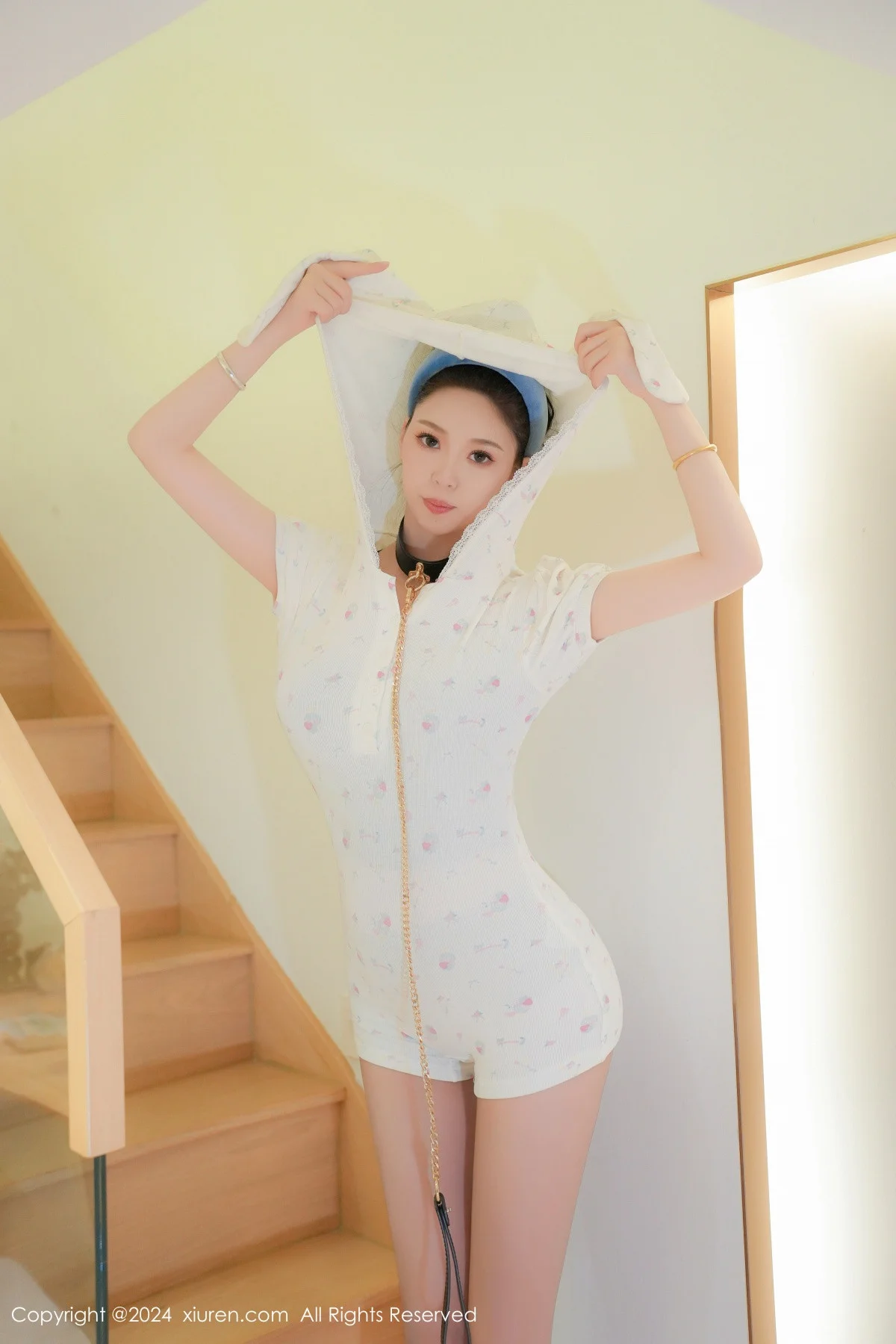 小波多私房性感白色上衣配白色丝袜秀凹凸身材惹火绝美写真 第 35 张