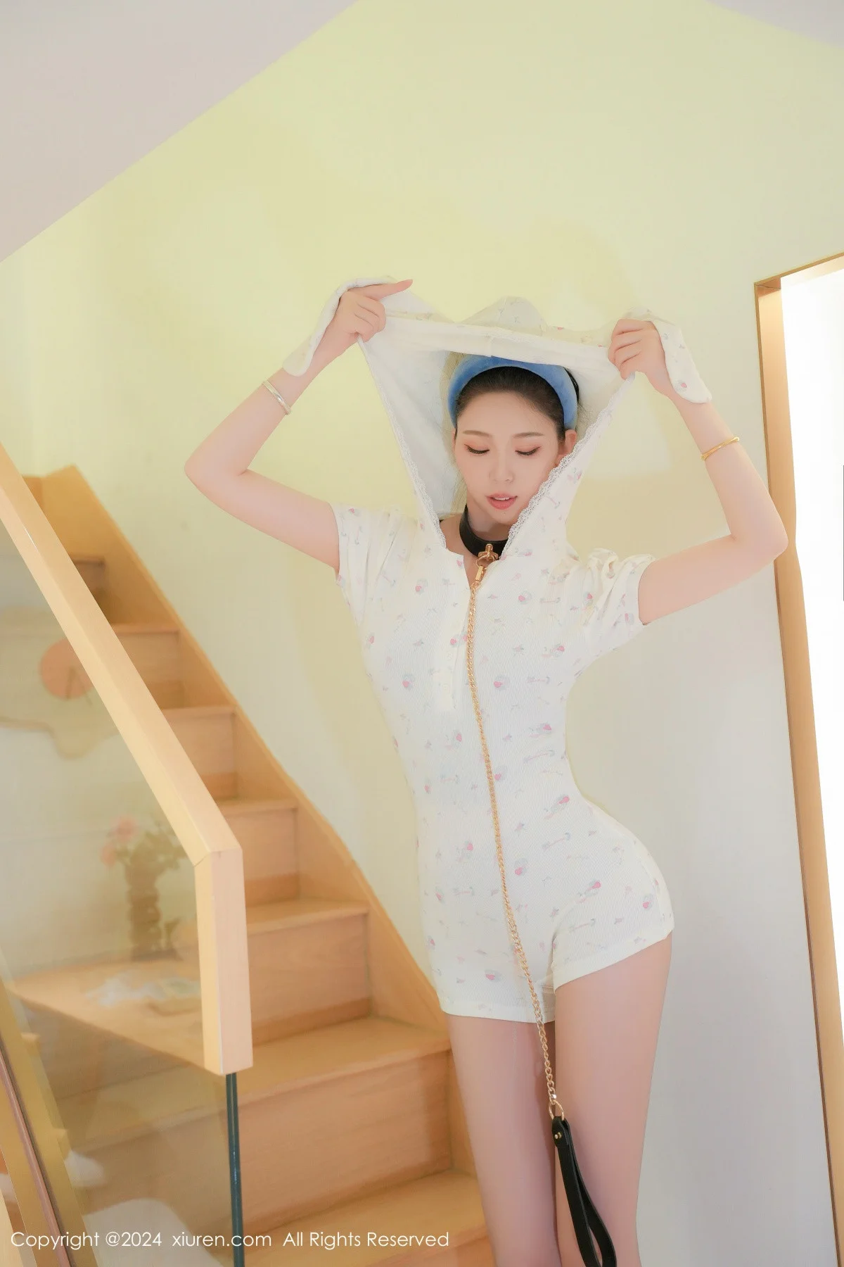 小波多私房性感白色上衣配白色丝袜秀凹凸身材惹火绝美写真 第 38 张