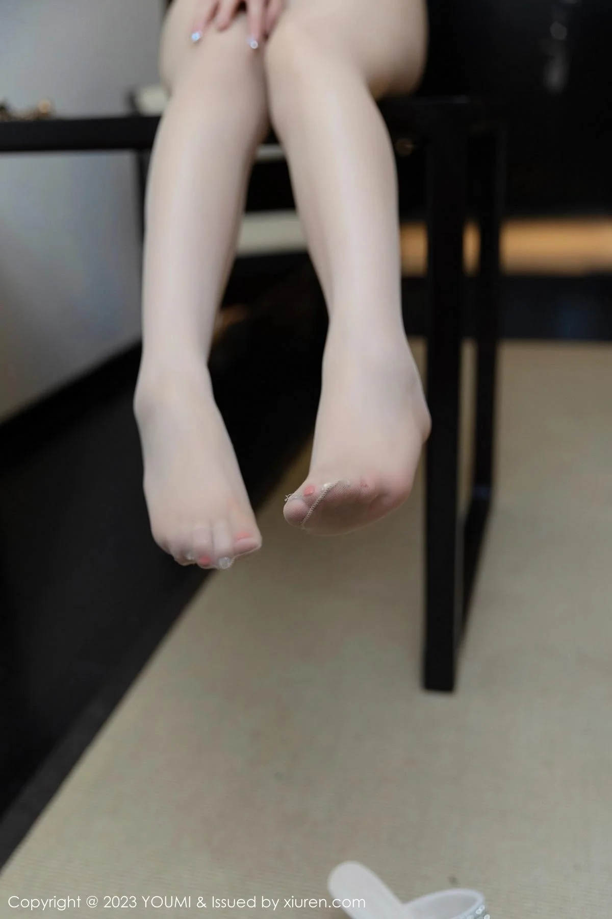 Carol周妍希性感浅色连衣长裙配超薄无内肉丝惹火绝美写真 第 40 张