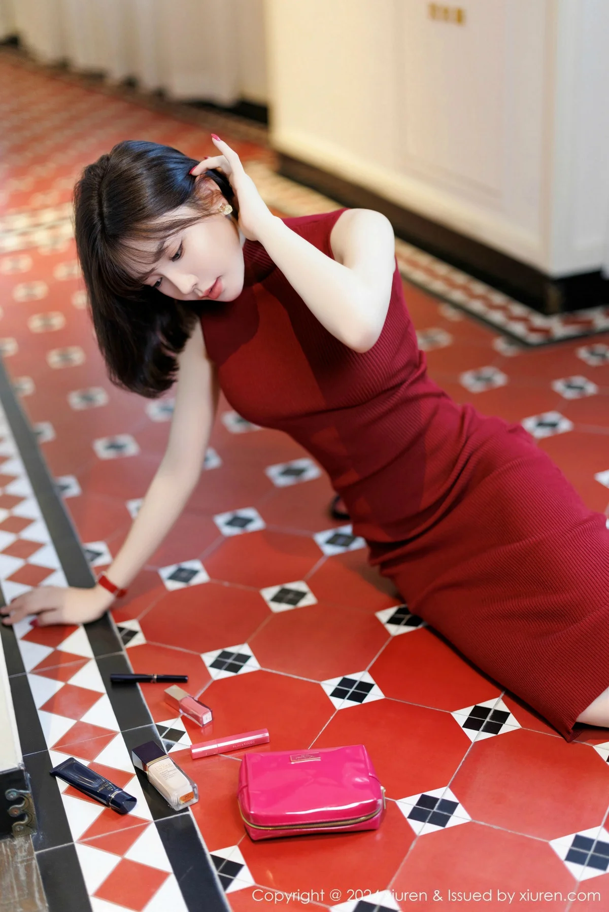 徐莉芝Booty红色连身裙露浅色内衣配超薄肉丝秀美腿绝美写真 第 22 张