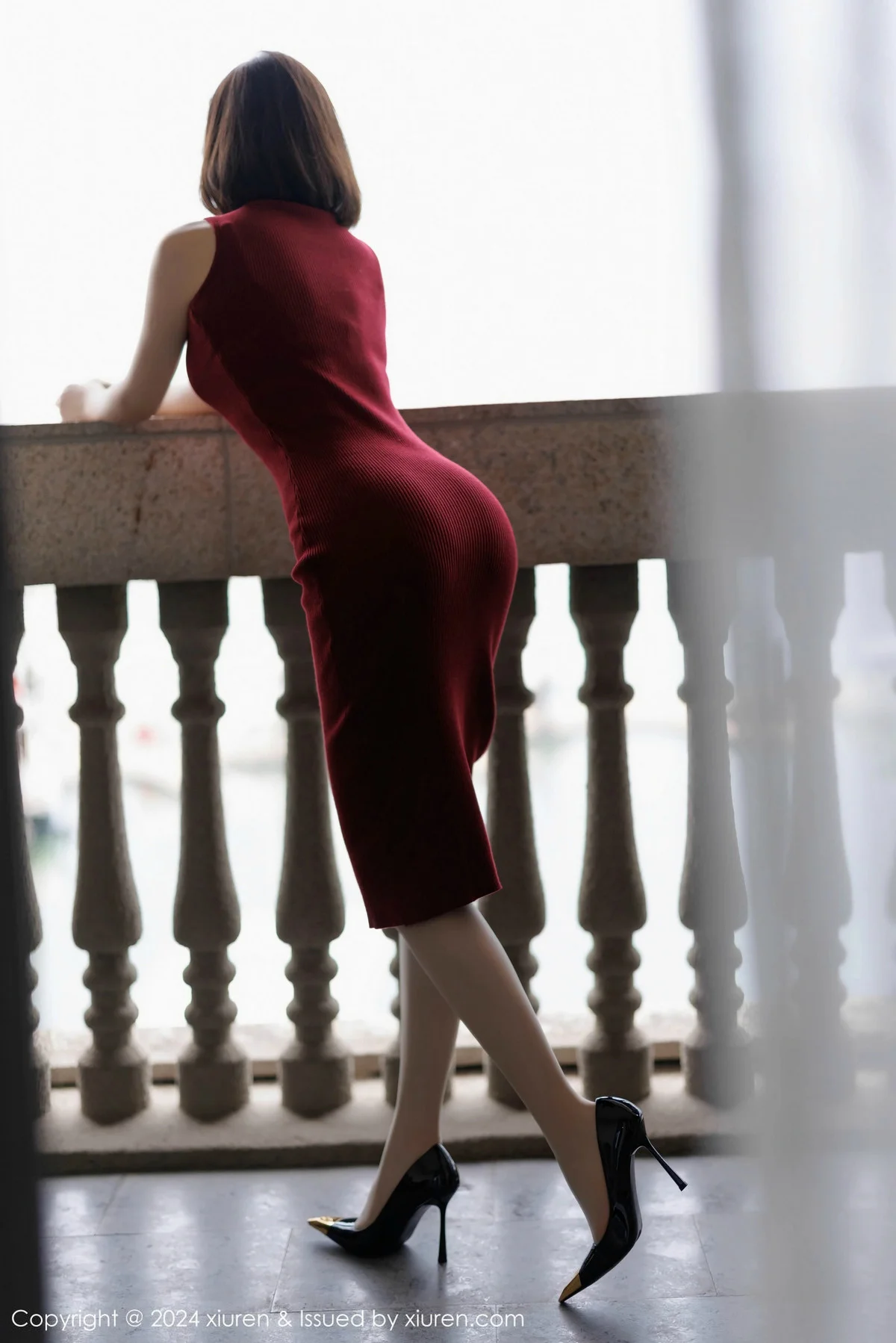 徐莉芝Booty红色连身裙露浅色内衣配超薄肉丝秀美腿绝美写真 第 50 张