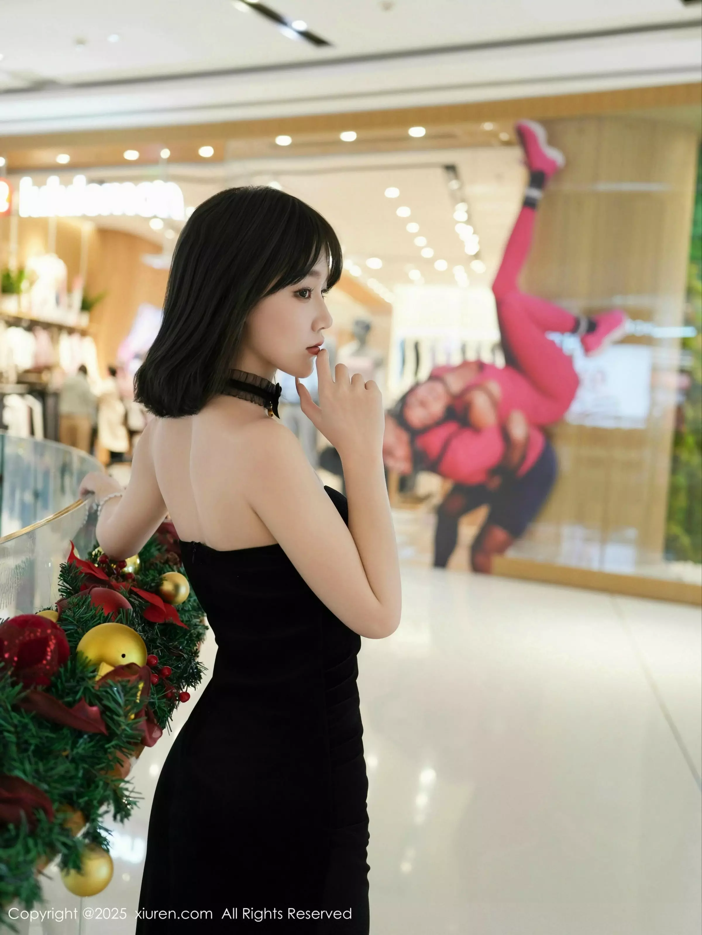 阿汁性感黑色礼服配超薄黑丝秀曼妙身姿完美绝美写真 第 28 张