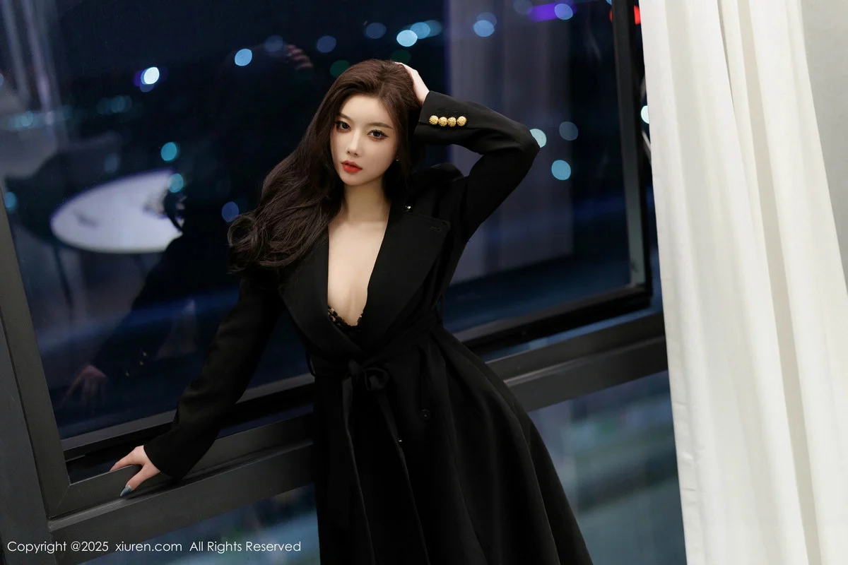 杨晨晨Yome性感黑色情趣内衣配黑丝袜秀丰腴身材绝美写真 第 16 张