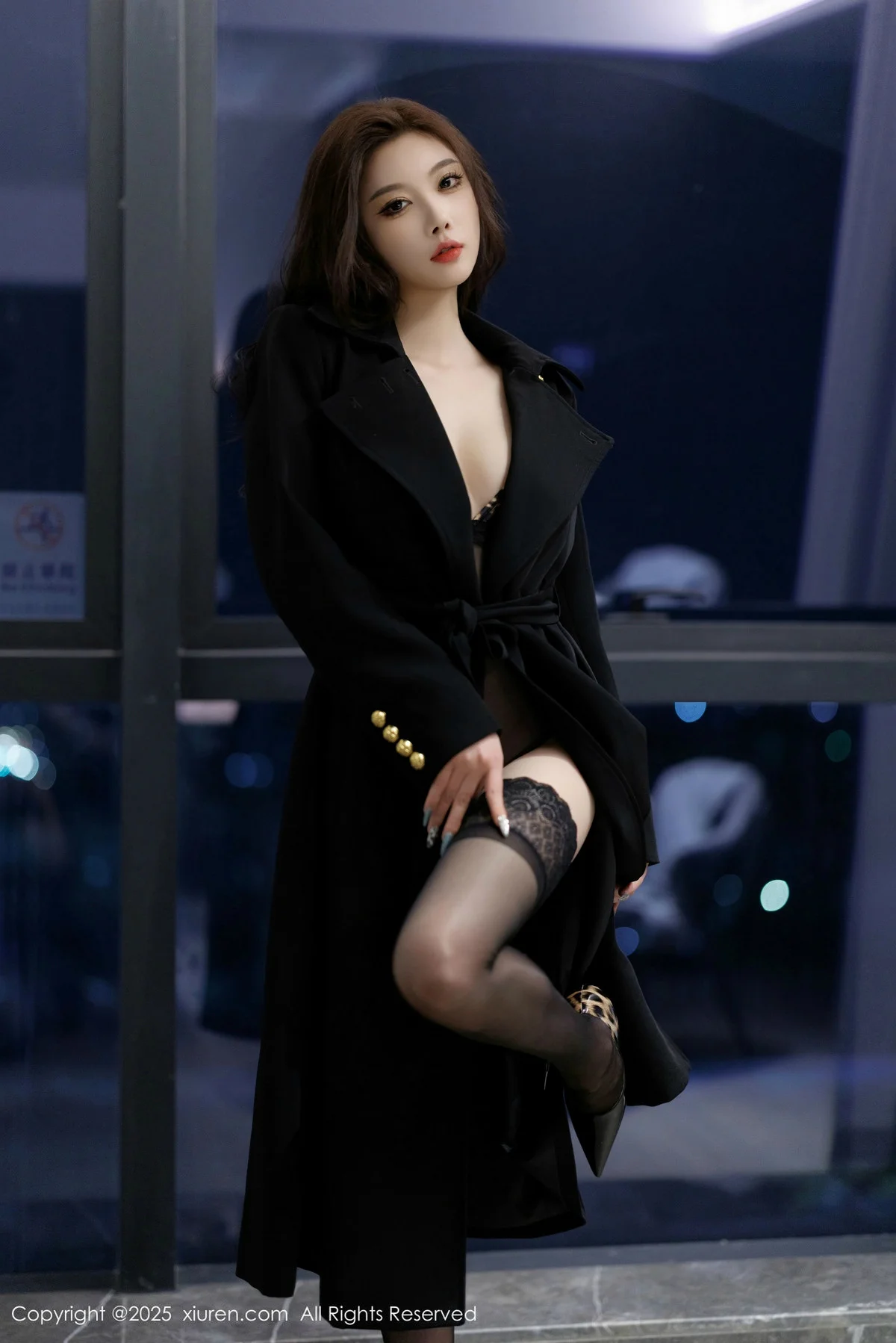 杨晨晨Yome性感黑色情趣内衣配黑丝袜秀丰腴身材绝美写真 第 22 张