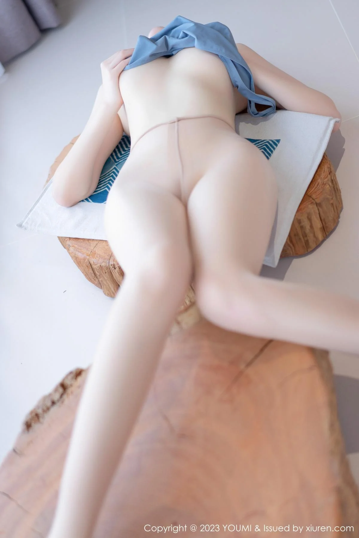 Carol周妍希大理旅拍性感蓝灰泳装秀丰满身材迷人绝美写真 第 148 张