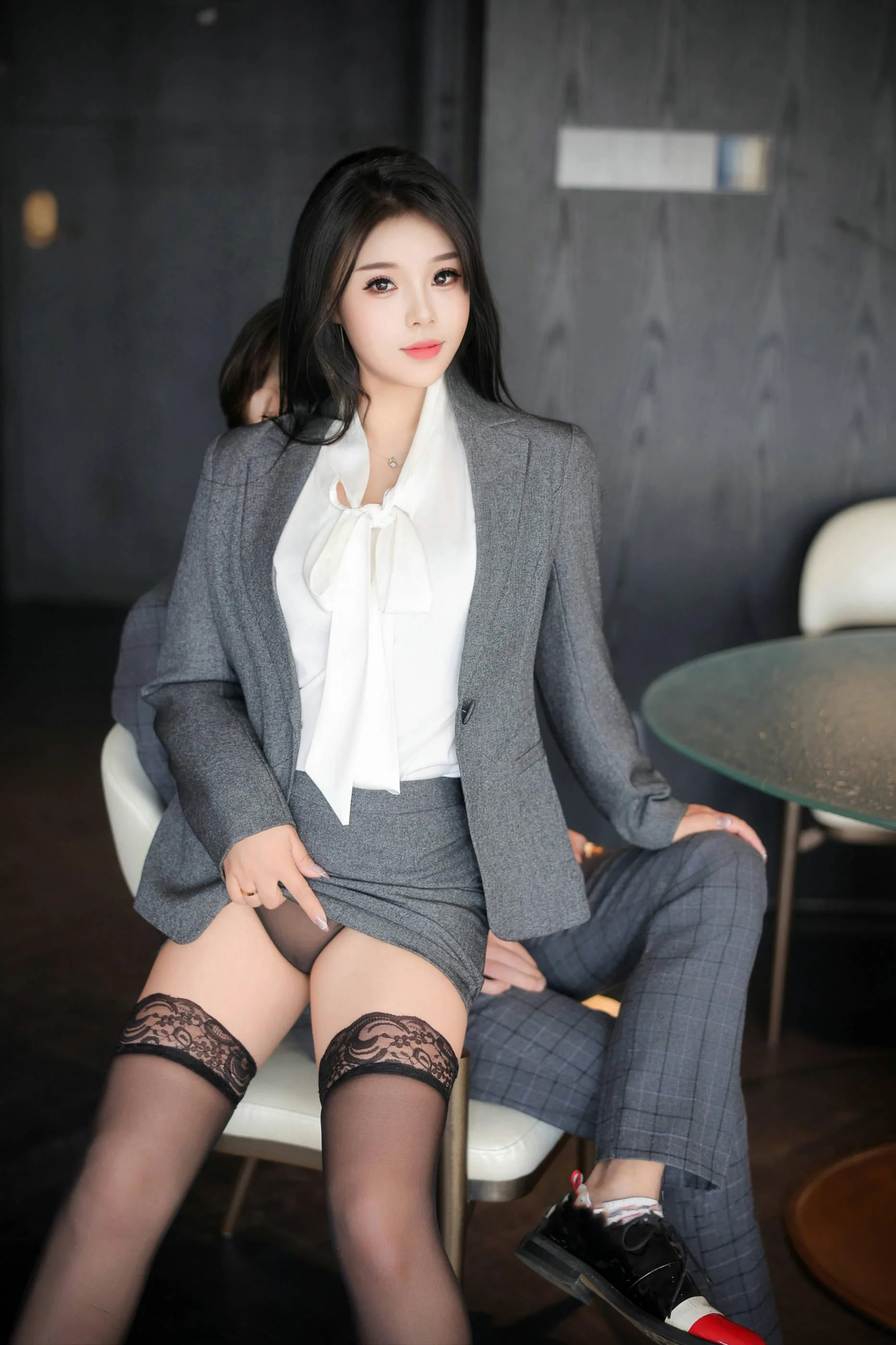 [秀人付费] 麦田 诱人私拍福利 职业OL制服 第 13 张