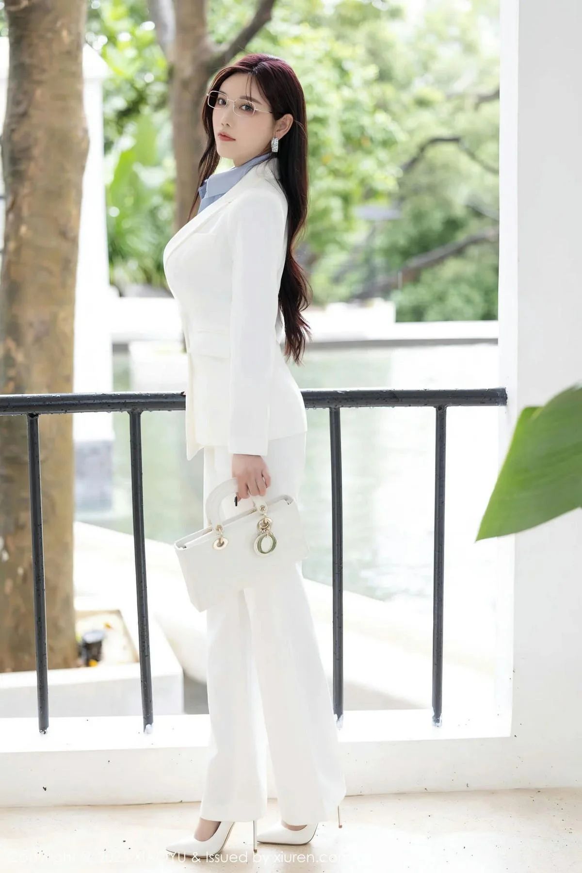 杨晨晨Yome脱OL制服露黑色轻透内衣配超薄肉丝绝美写真 第 6 张
