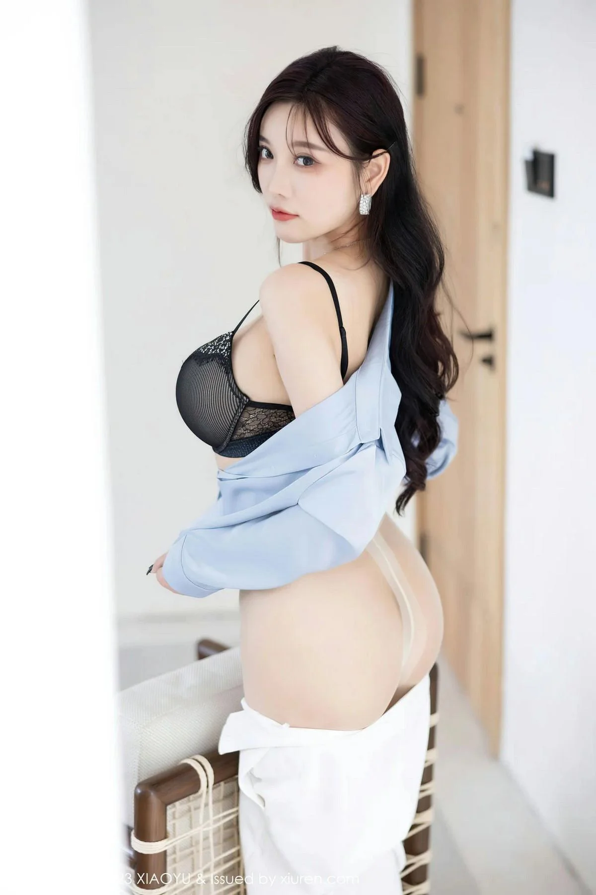 杨晨晨Yome脱OL制服露黑色轻透内衣配超薄肉丝绝美写真 第 83 张