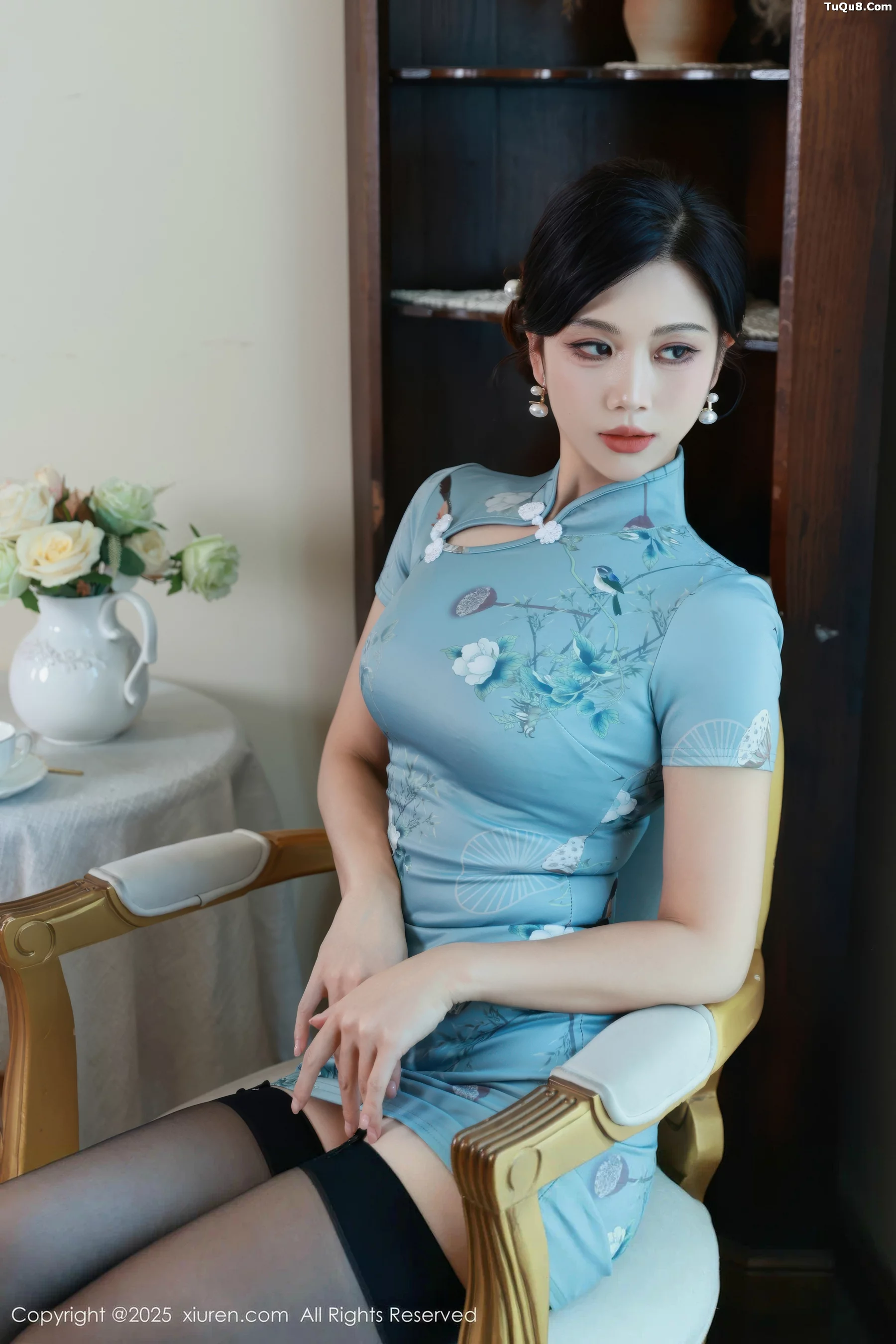 玫瑰我爱你性感旗袍露黑色内衣配黑丝吊袜秀凹凸身材绝美写真 第 16 张