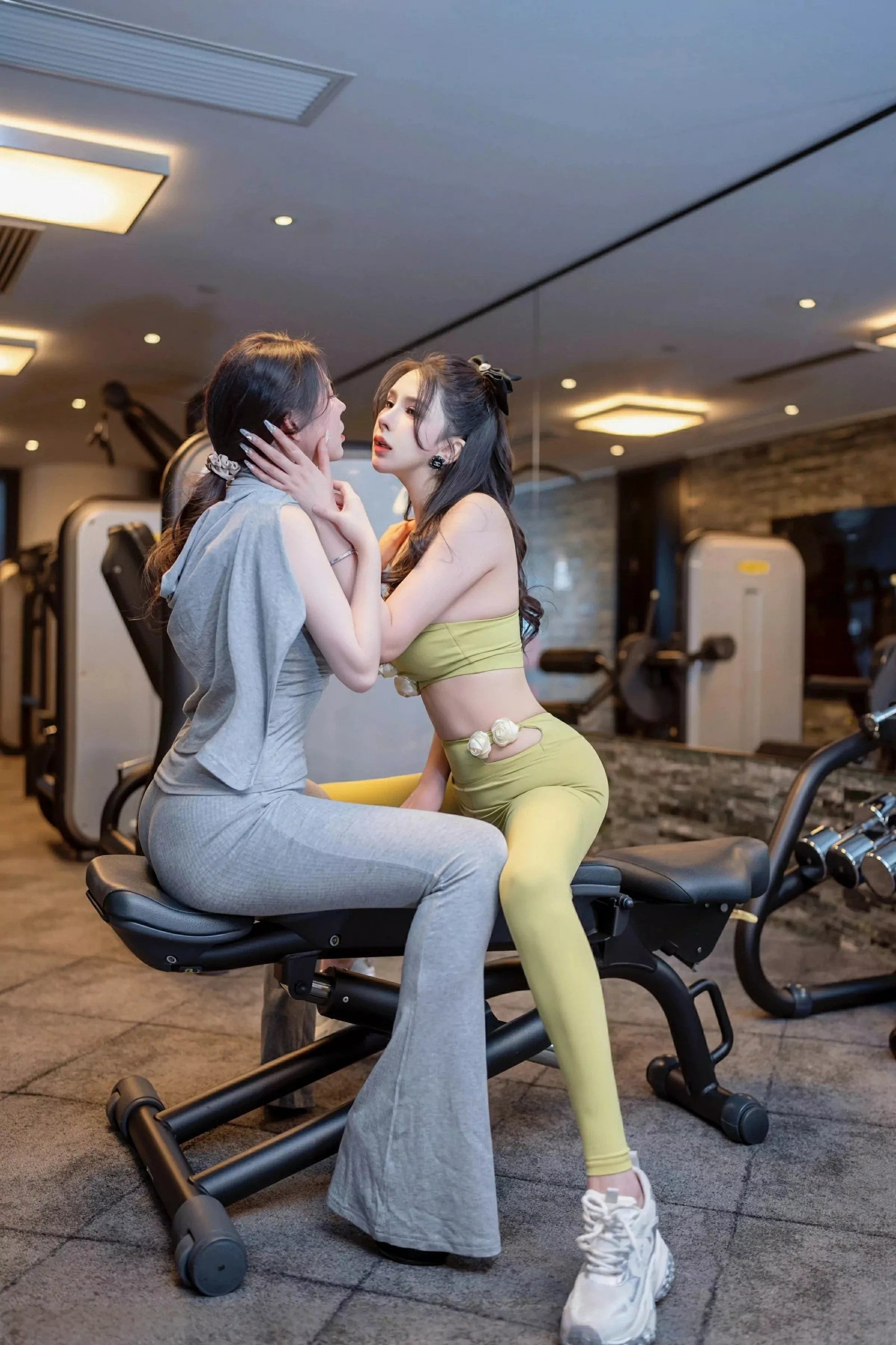 合集李丽莎性感紧身运动套装秀完美身材惹火绝美写真 第 21 张