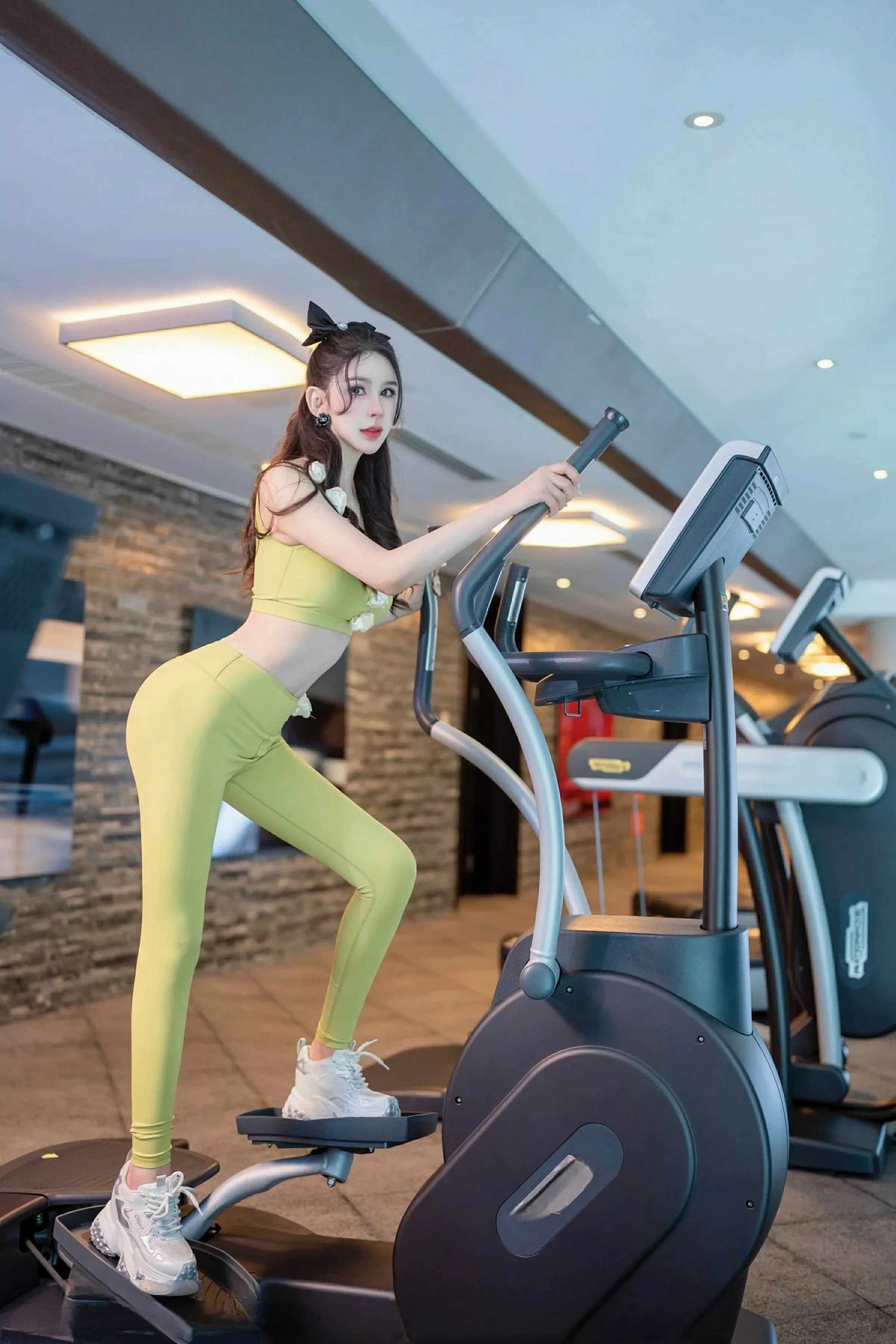 合集李丽莎性感紧身运动套装秀完美身材惹火绝美写真 第 58 张