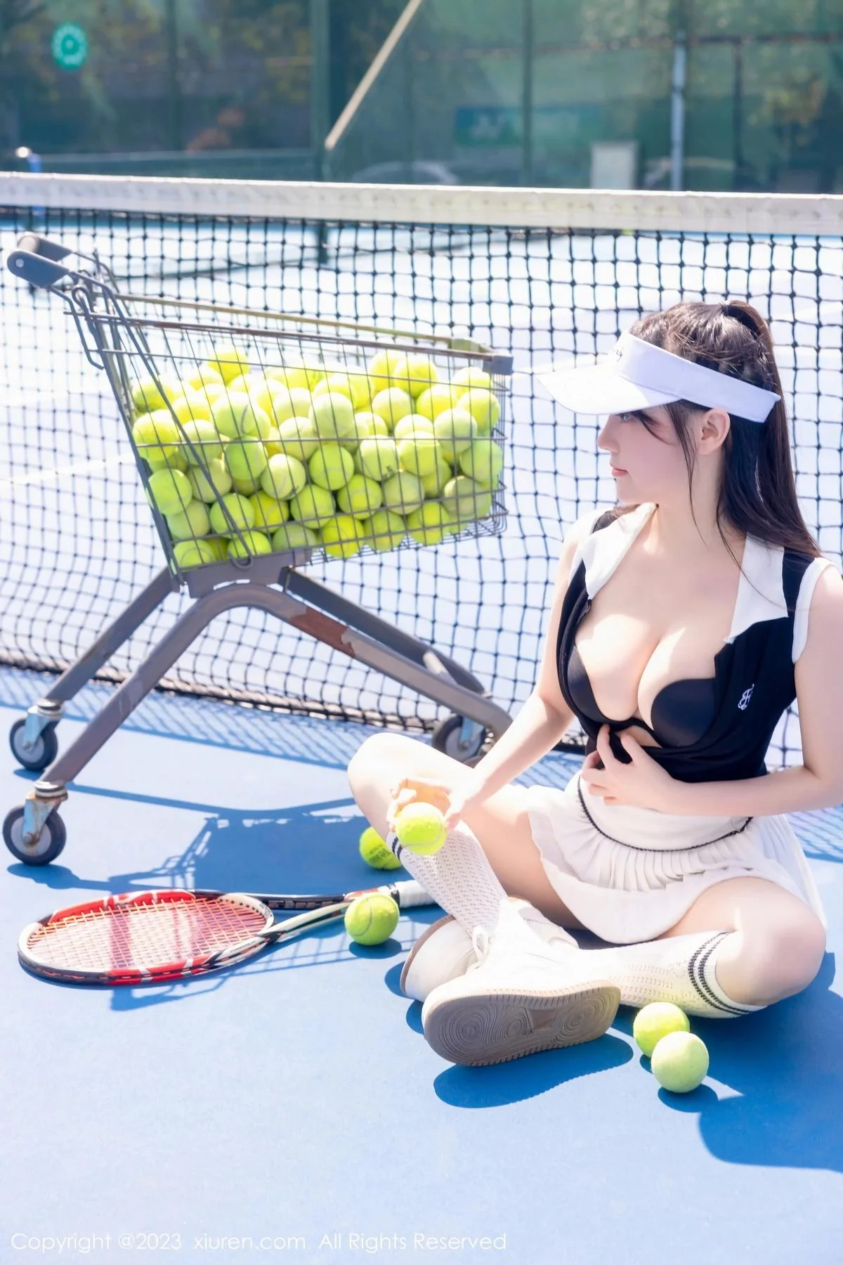 豆瓣酱性感白色短裙网球运动服饰秀翘臀美腿撩人绝美写真 第 27 张