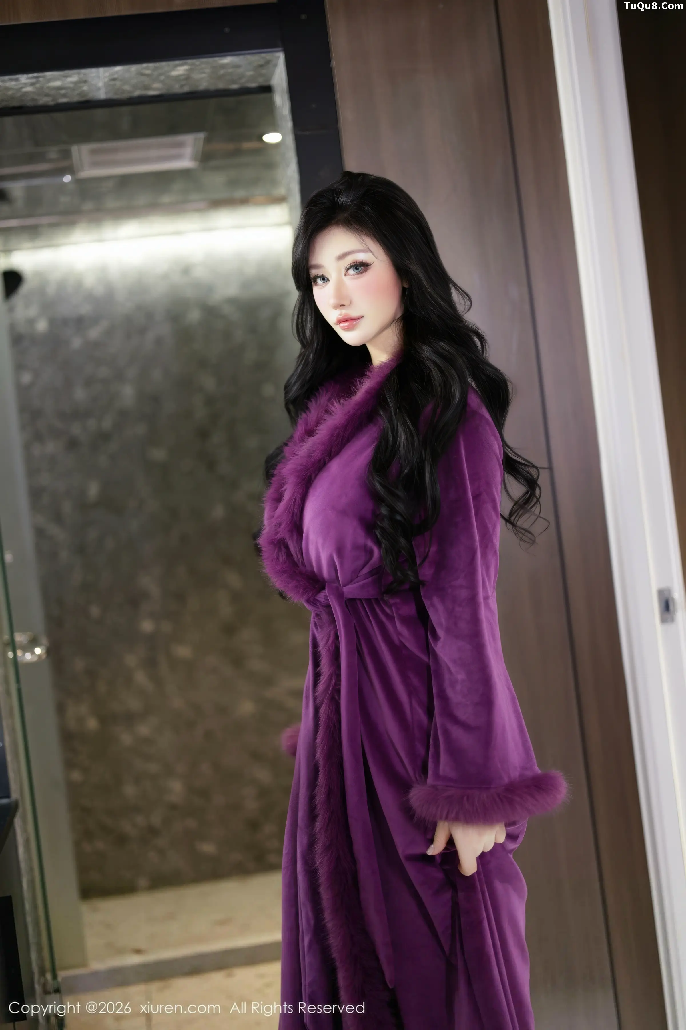 蕾蕾醒了没性感黑色情趣内衣配黑丝袜秀丰腴身材绝美写真 第 2 张