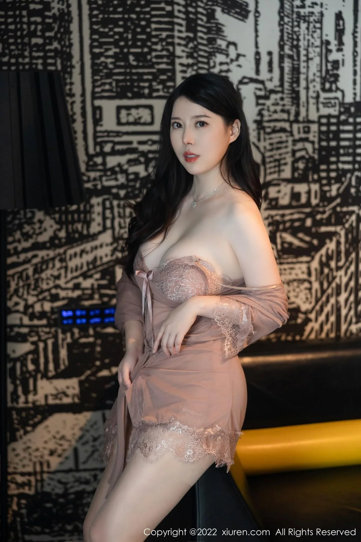 白茹雪性感浅色薄纱睡衣服配超薄肉丝秀惹火身材绝美写真 第 19 张