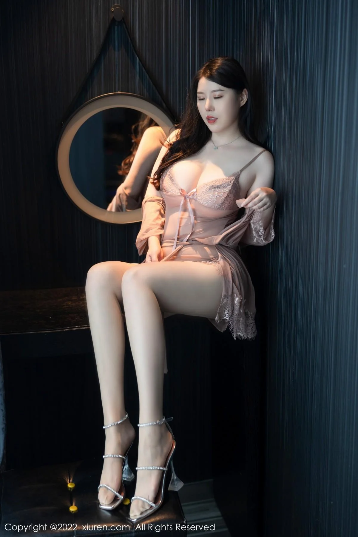 白茹雪性感浅色薄纱睡衣服配超薄肉丝秀惹火身材绝美写真 第 20 张