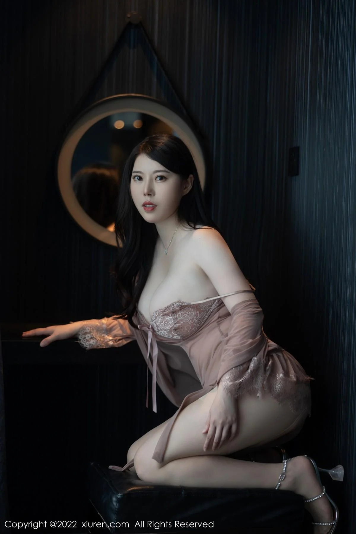 白茹雪性感浅色薄纱睡衣服配超薄肉丝秀惹火身材绝美写真 第 29 张