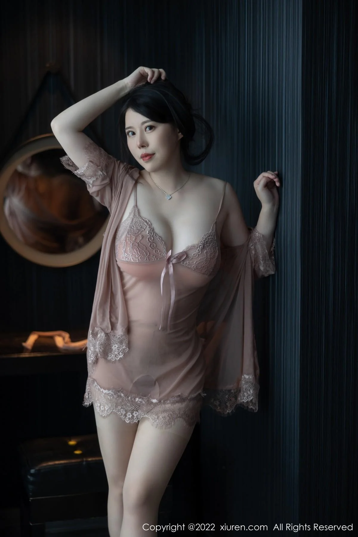 白茹雪性感浅色薄纱睡衣服配超薄肉丝秀惹火身材绝美写真 第 36 张