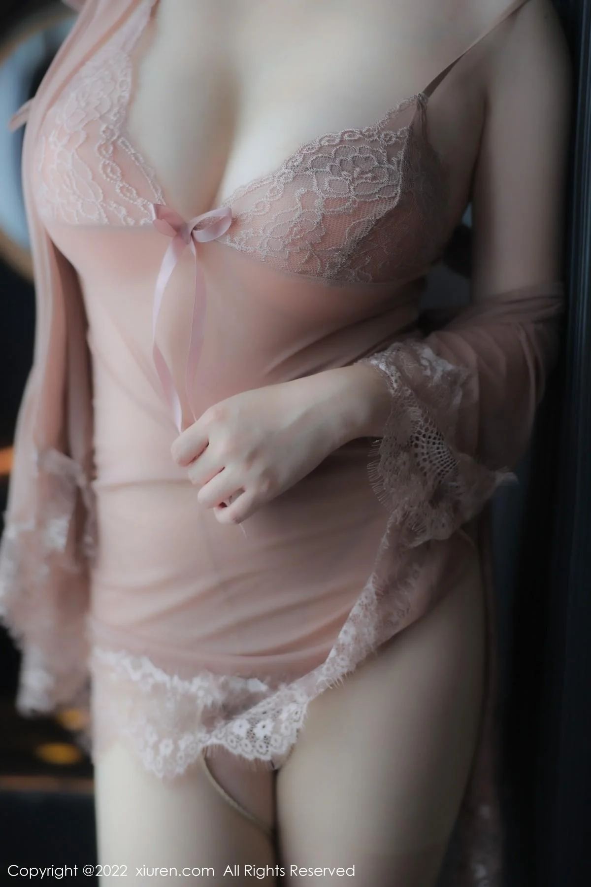 白茹雪性感浅色薄纱睡衣服配超薄肉丝秀惹火身材绝美写真 第 37 张