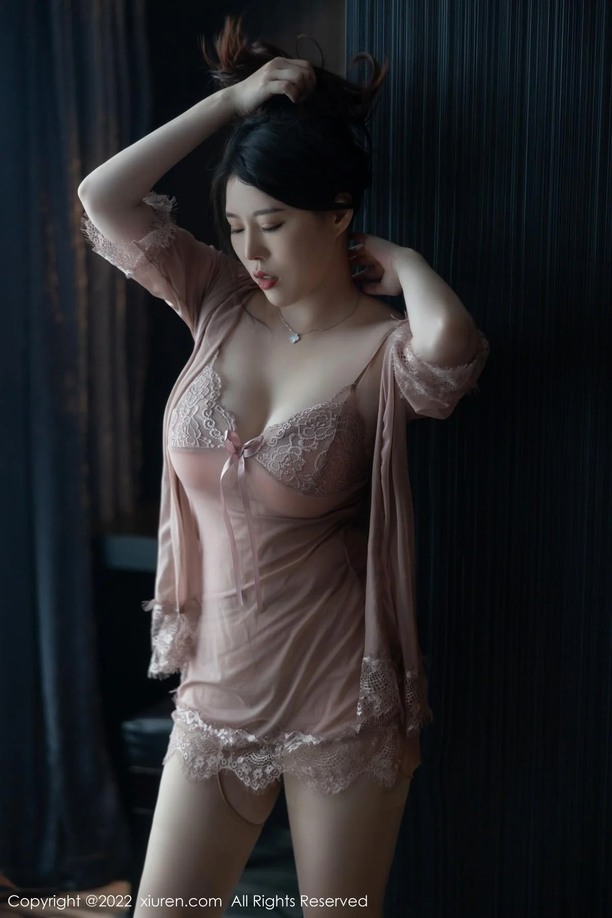 白茹雪性感浅色薄纱睡衣服配超薄肉丝秀惹火身材绝美写真 第 46 张