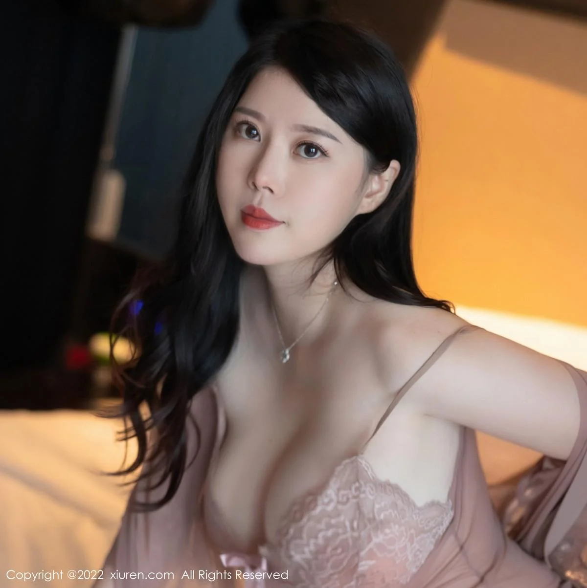白茹雪性感浅色薄纱睡衣服配超薄肉丝秀惹火身材绝美写真 第 65 张