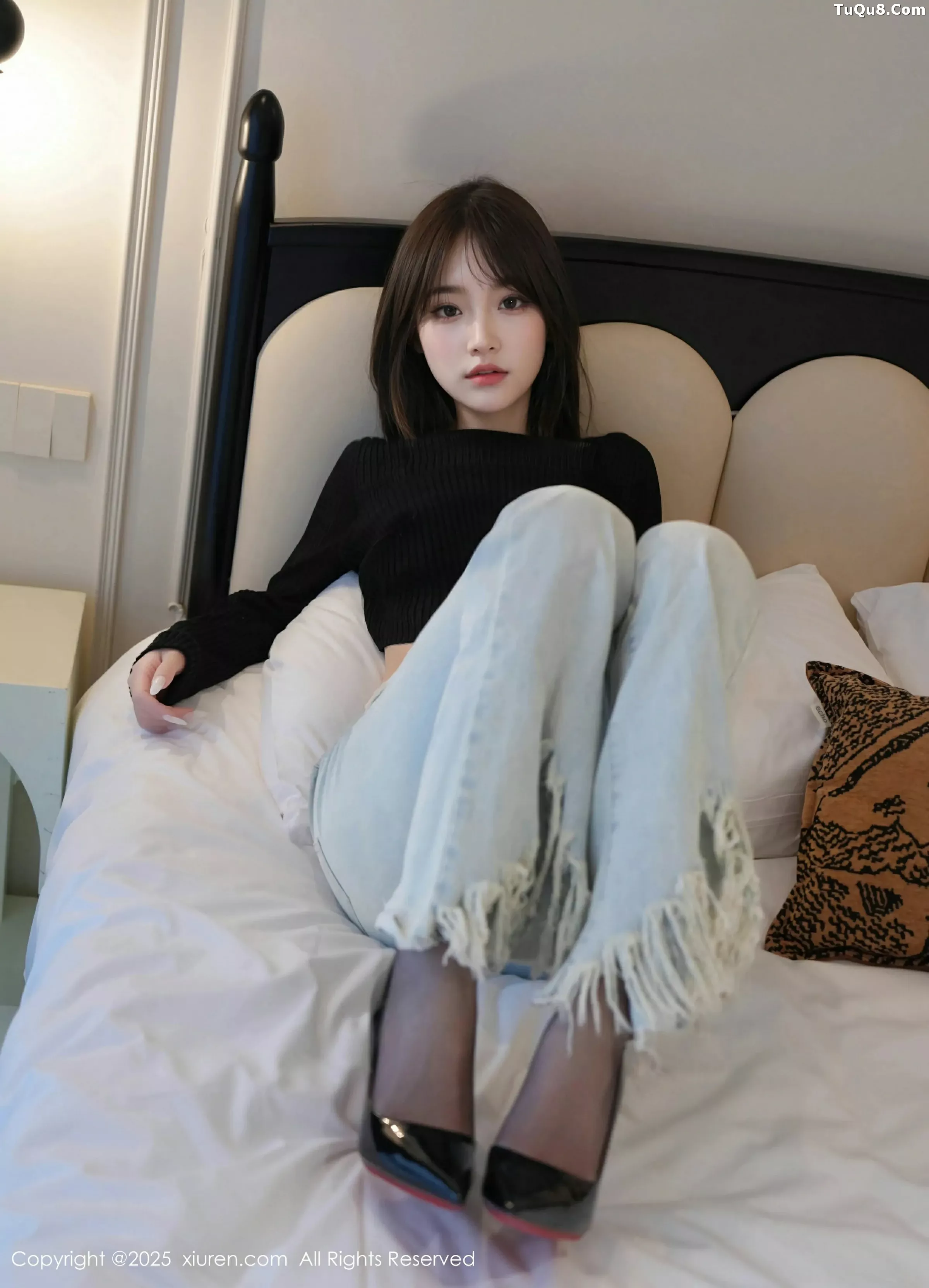 汁汁性感蓝色牛仔裤露超薄无内黑丝秀曼妙身姿绝美写真 第 26 张