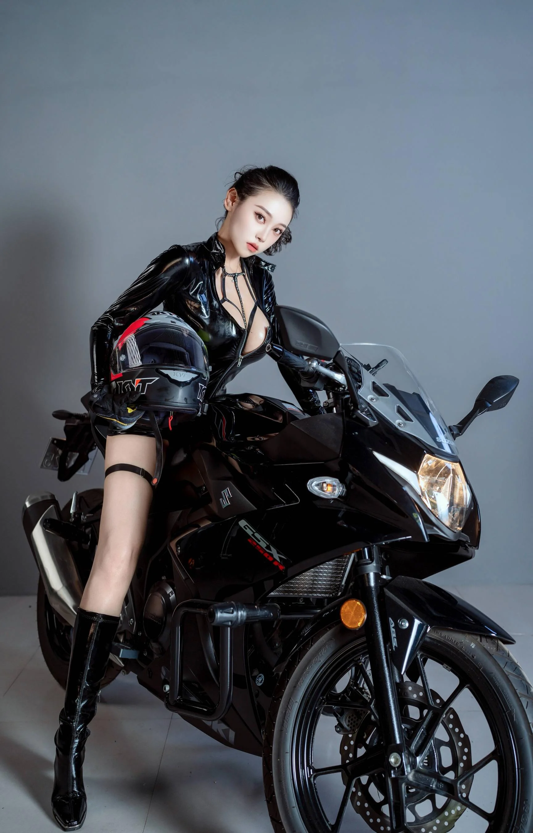 [秀人付费] 清妙 诱人私拍福利 机车女郎 第 21 张