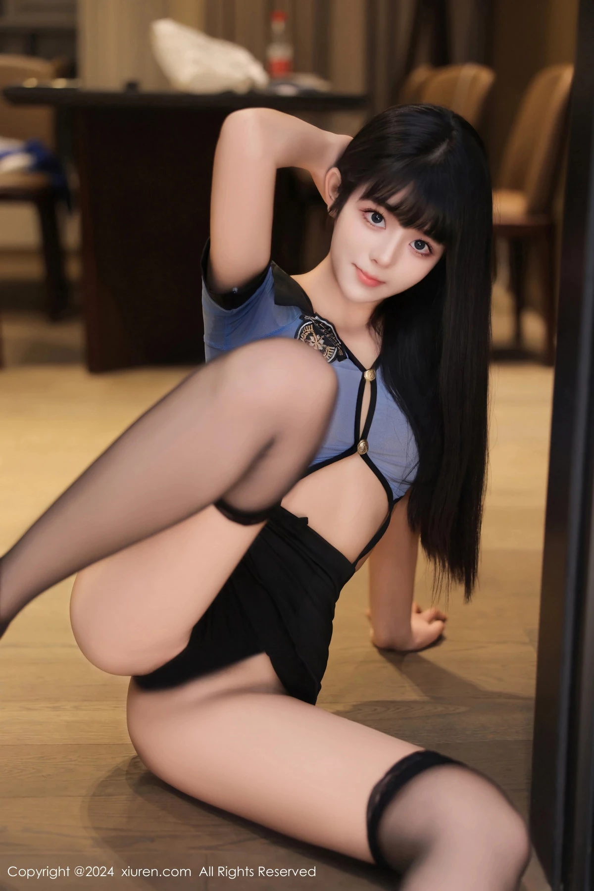 美少女@性感浅蓝色T恤配短裙露黑丝袜秀美腿绝美写真 第 55 张
