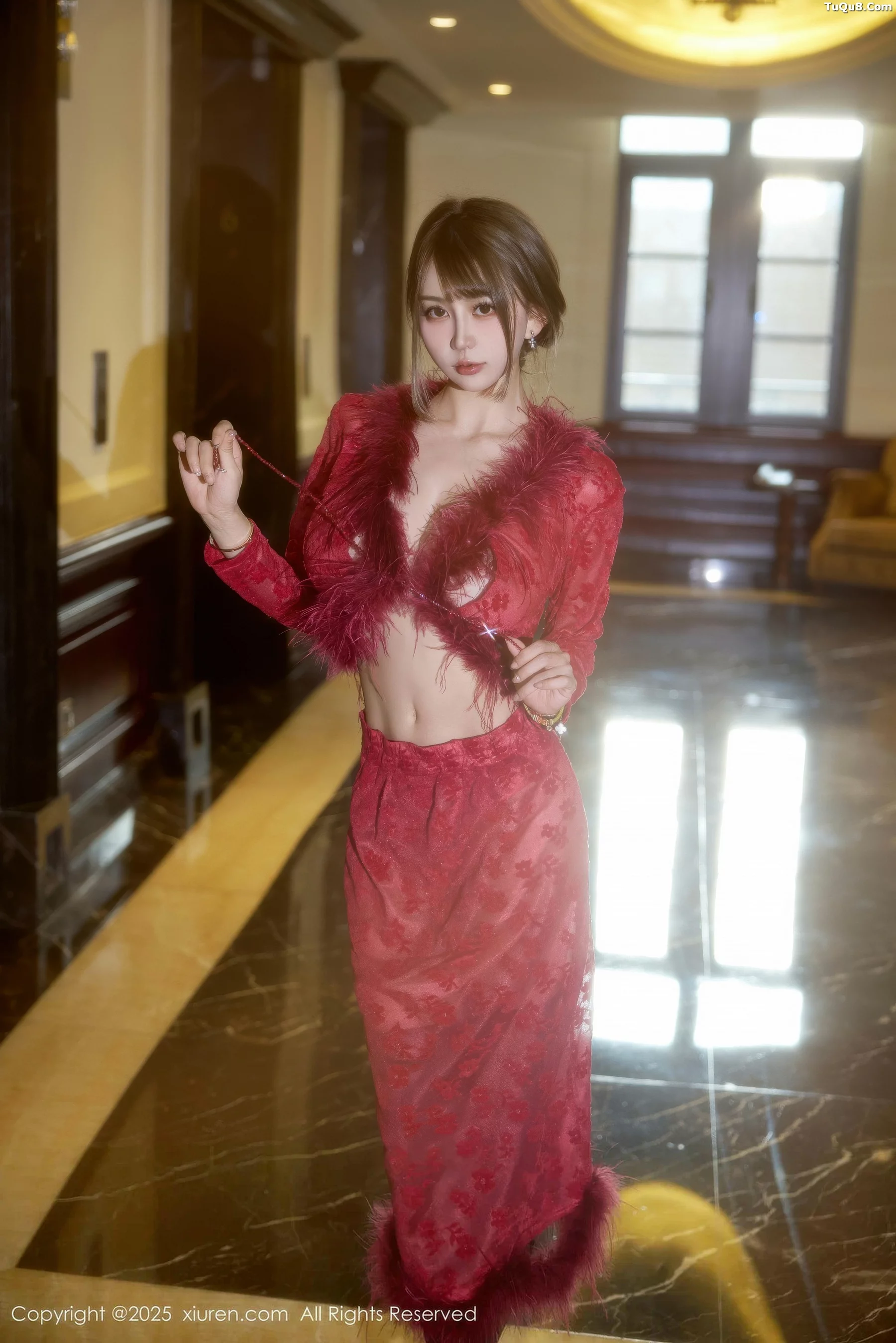 Zoe柚柚性感红色复古服饰配超薄黑丝秀凹凸身材绝美写真 第 12 张