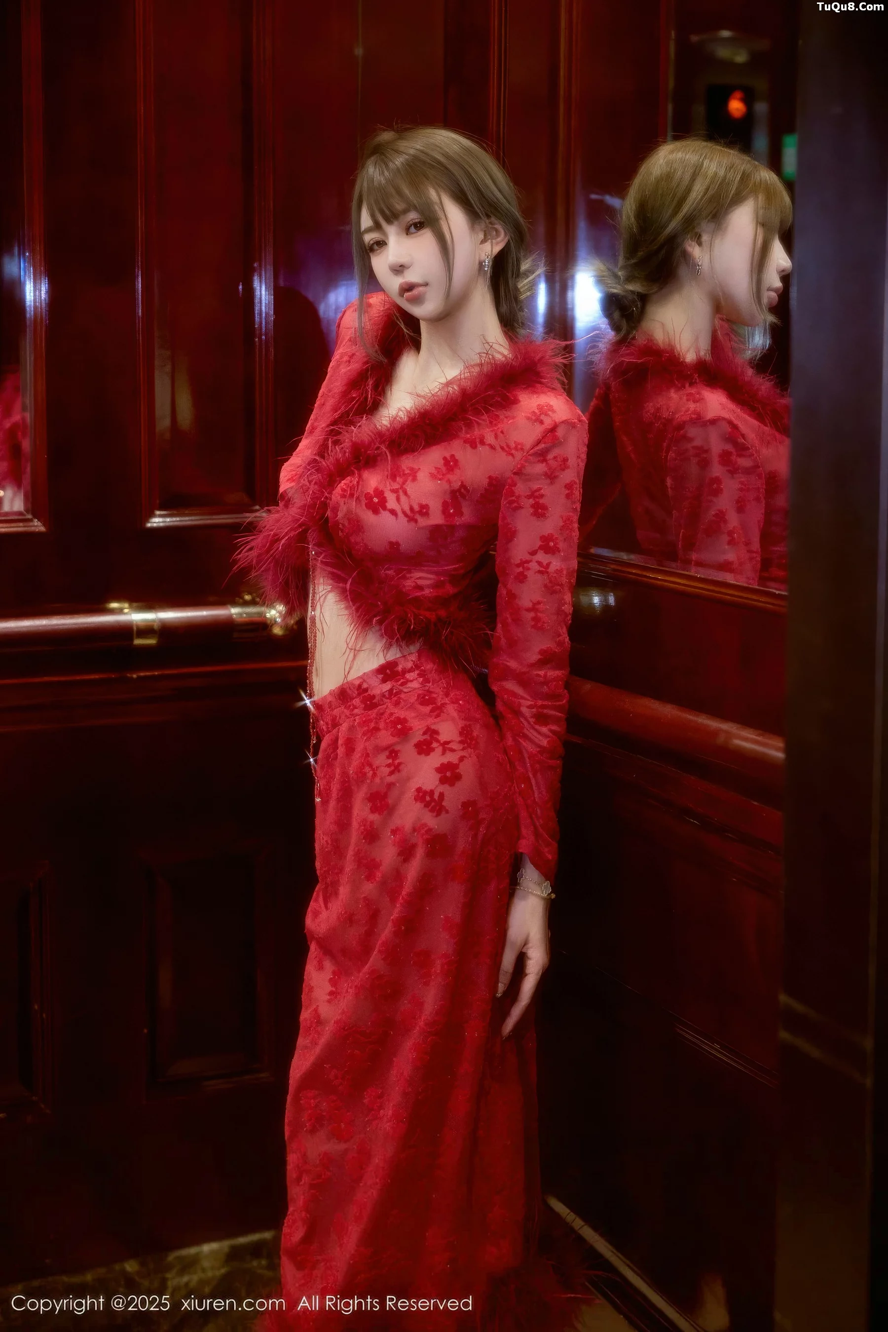 Zoe柚柚性感红色复古服饰配超薄黑丝秀凹凸身材绝美写真 第 16 张