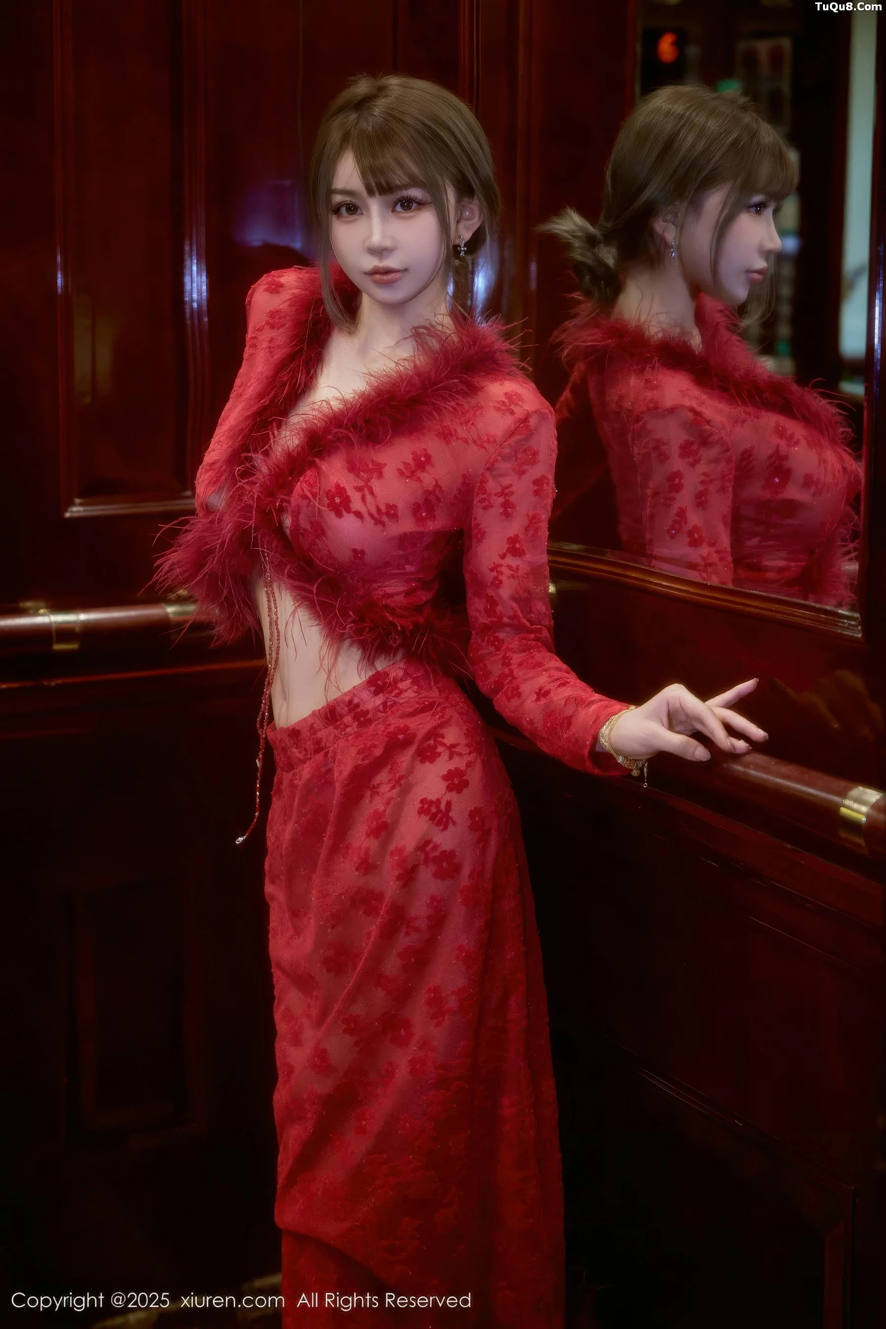 Zoe柚柚性感红色复古服饰配超薄黑丝秀凹凸身材绝美写真 第 20 张