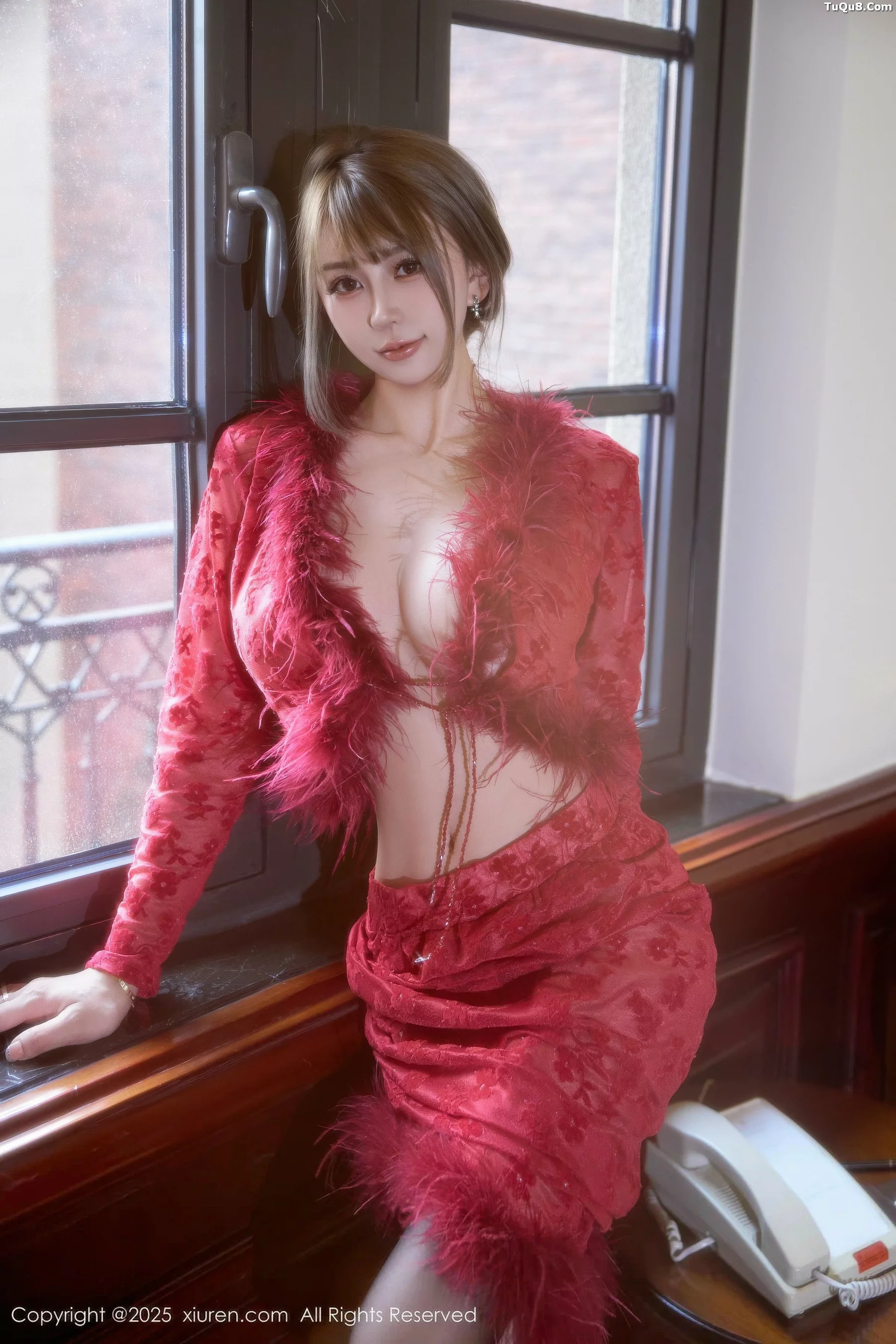 Zoe柚柚性感红色复古服饰配超薄黑丝秀凹凸身材绝美写真 第 43 张