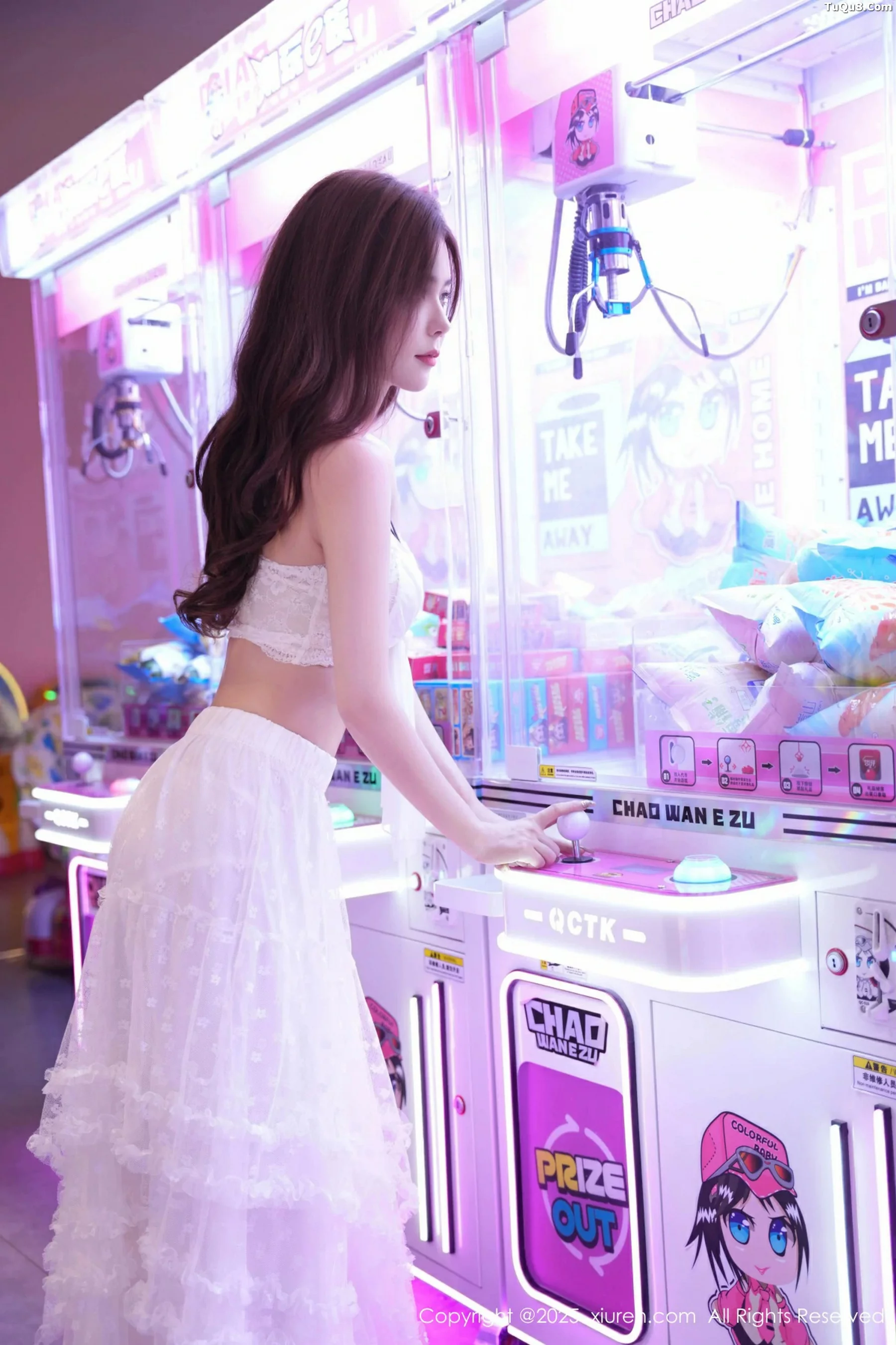 拍黄瓜girl性感白色连衣裙露白色内衣秀曼妙身材绝美写真 第 1 张