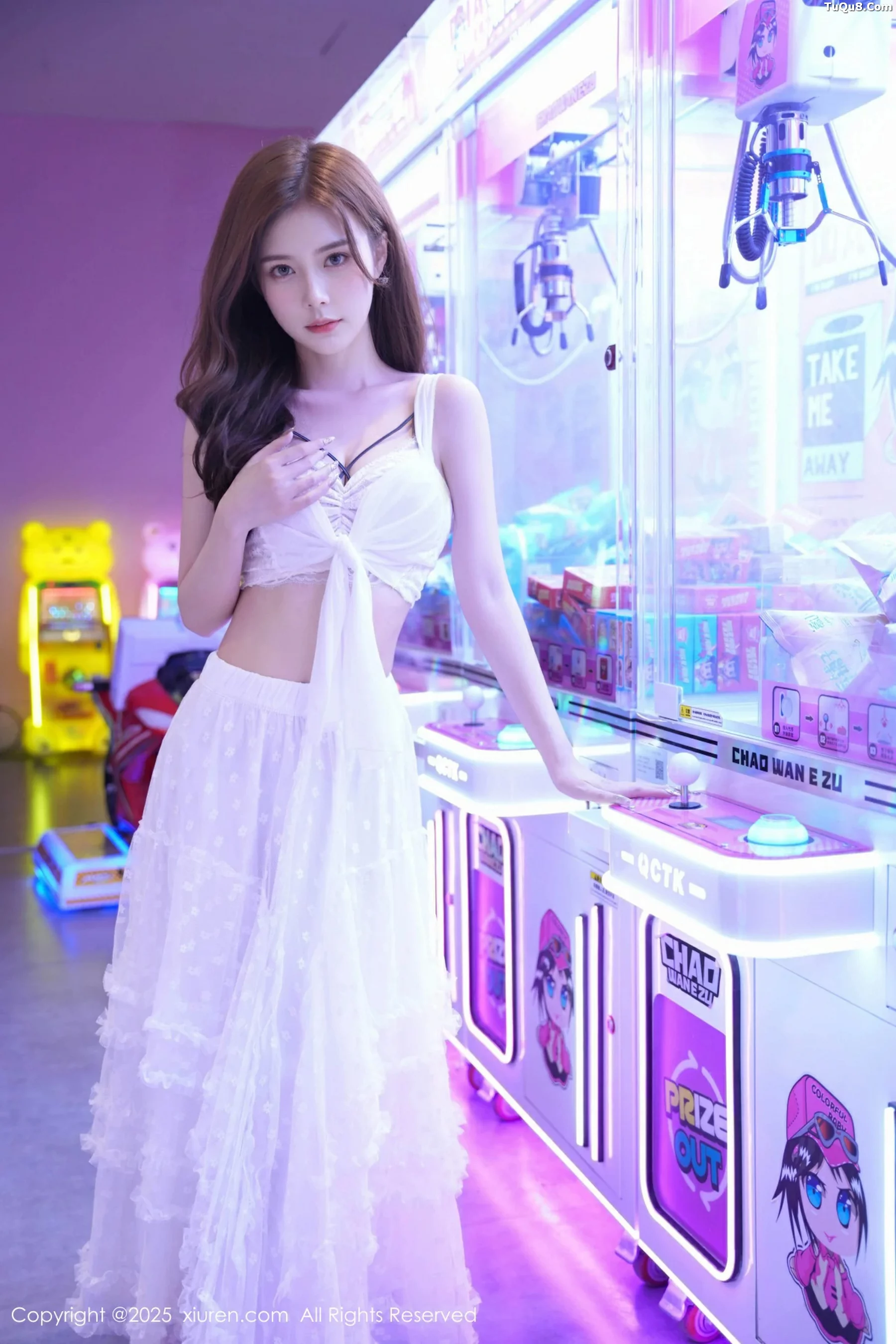 拍黄瓜girl性感白色连衣裙露白色内衣秀曼妙身材绝美写真 第 10 张
