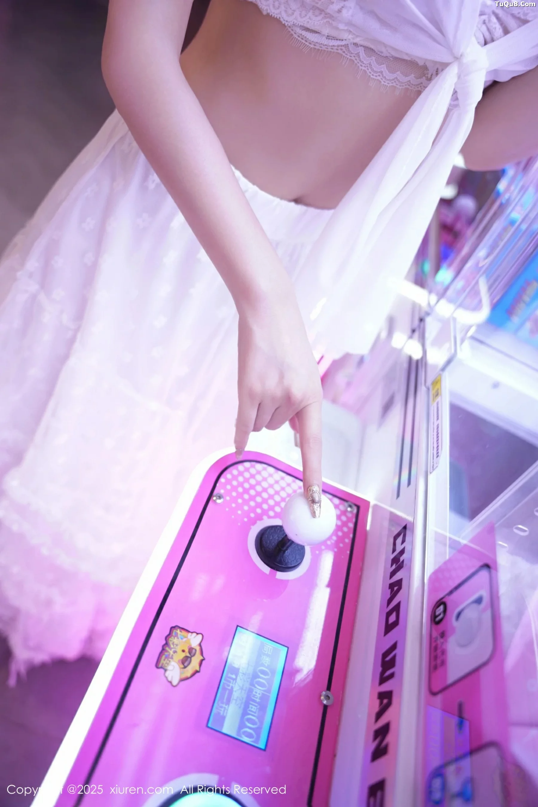 拍黄瓜girl性感白色连衣裙露白色内衣秀曼妙身材绝美写真 第 16 张