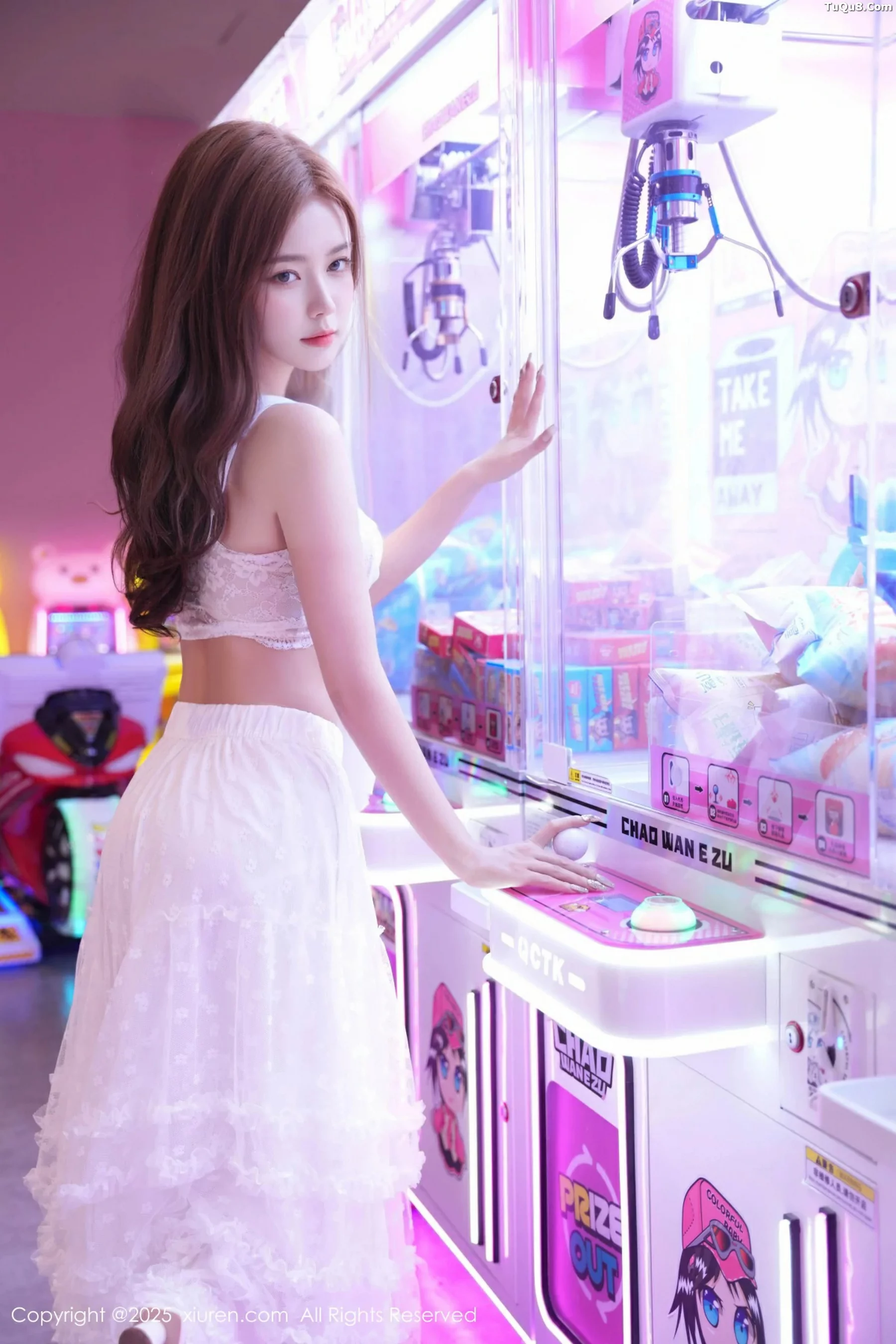 拍黄瓜girl性感白色连衣裙露白色内衣秀曼妙身材绝美写真 第 3 张