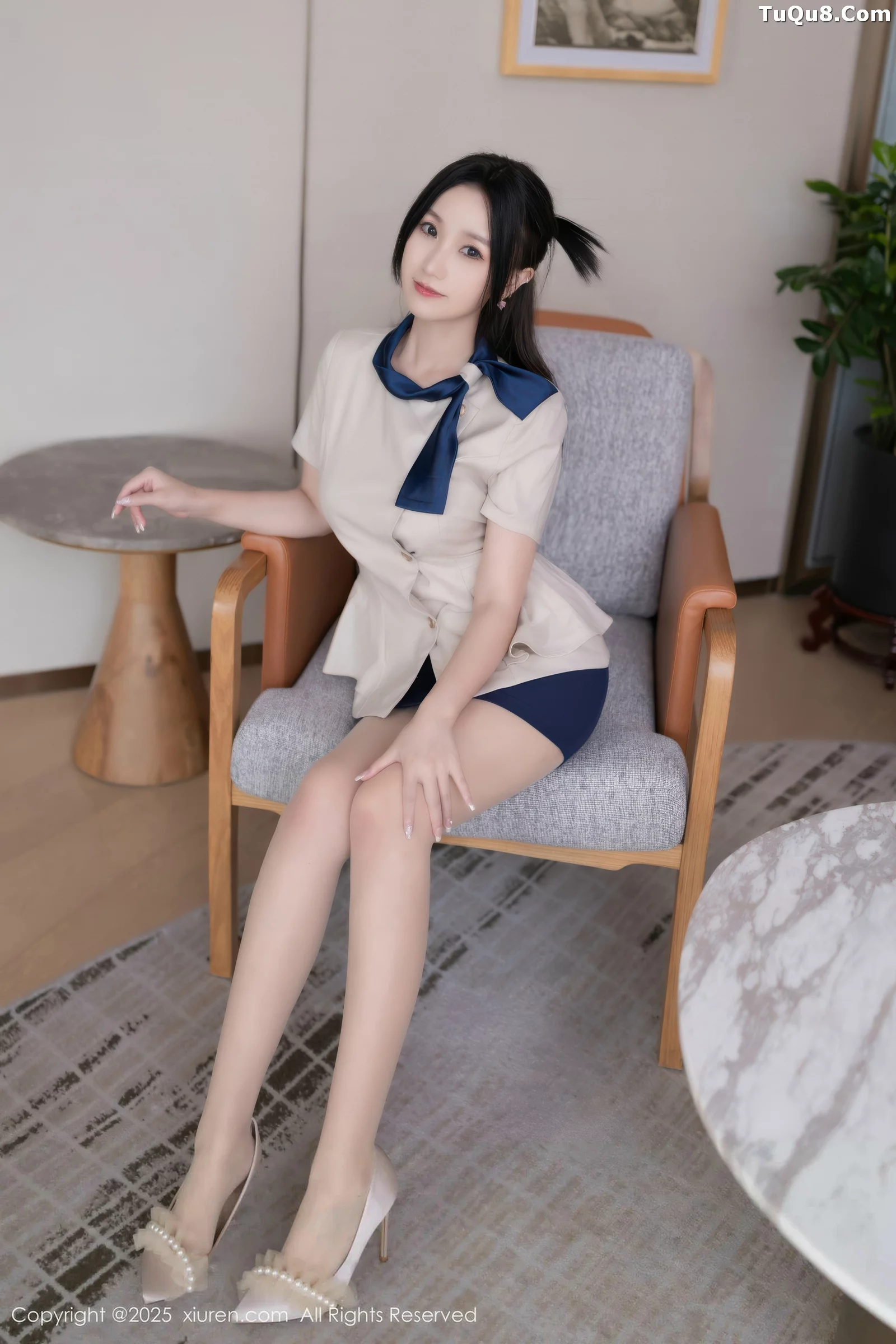 杏子Yada性感OL服饰配超薄肉丝秀曼妙身姿撩人绝美写真 第 3 张