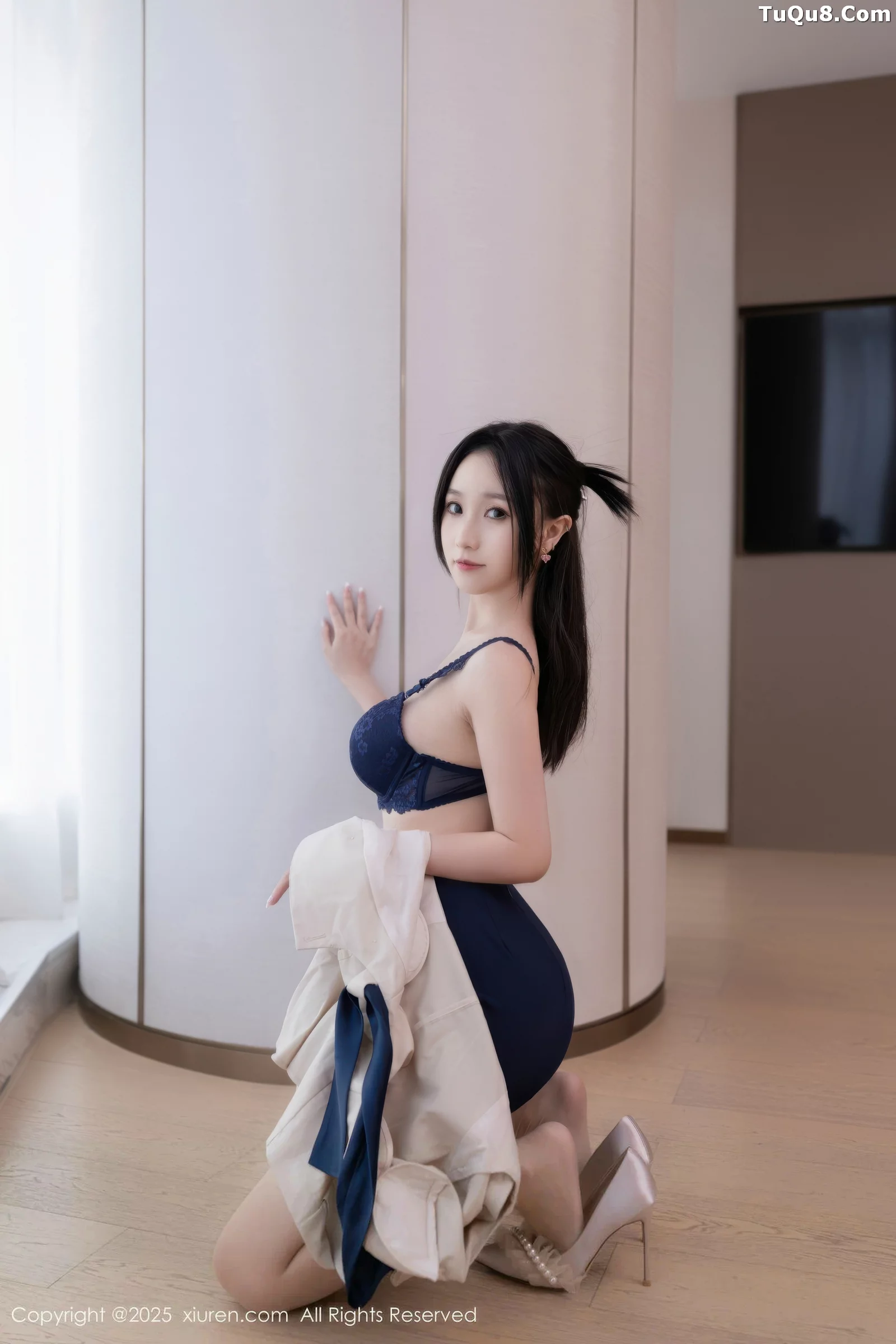 杏子Yada性感OL服饰配超薄肉丝秀曼妙身姿撩人绝美写真 第 53 张
