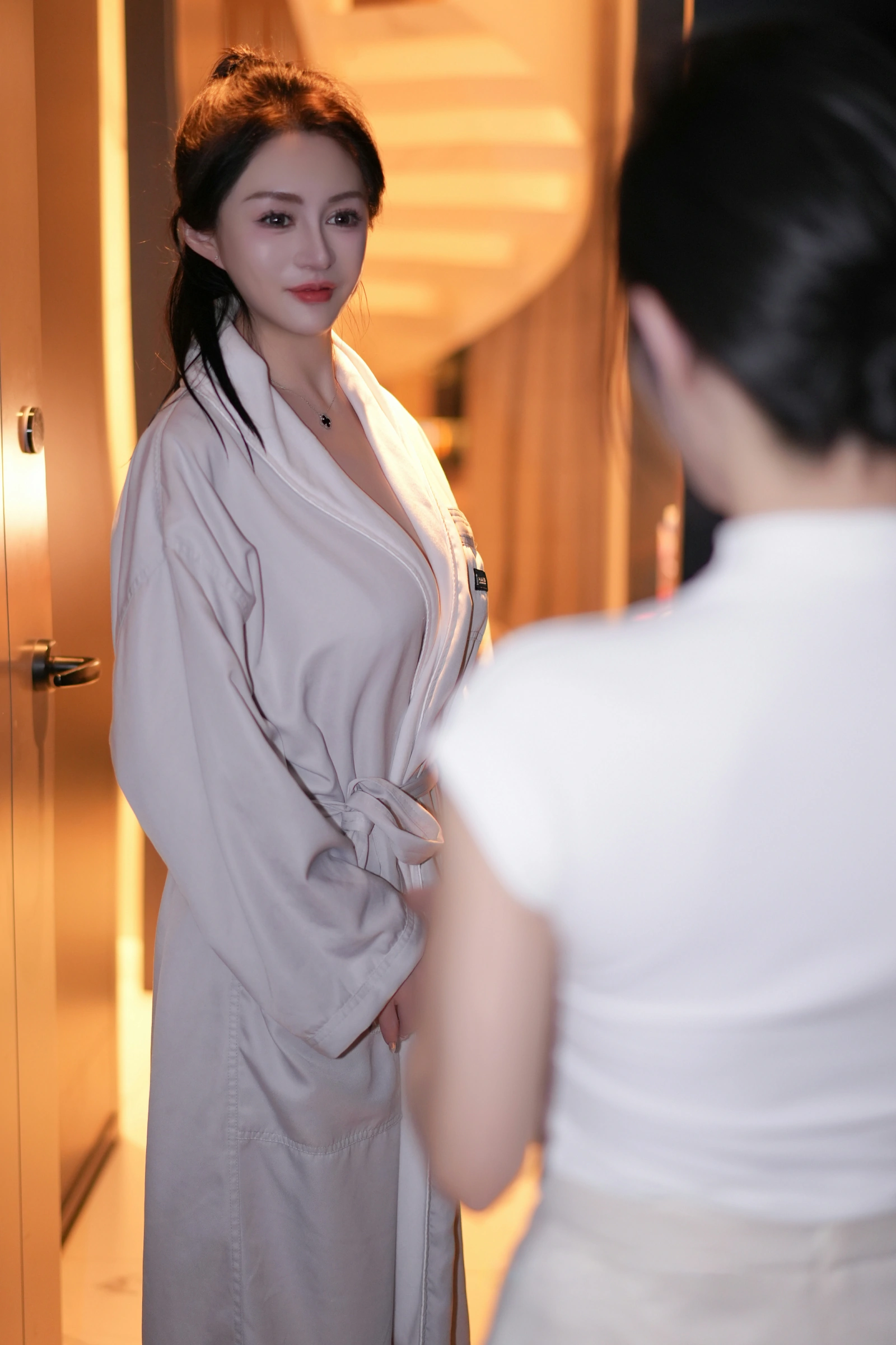 [秀人付费] 林幼一 &谭小灵 诱人私拍福利 精油SPA 第 1 张