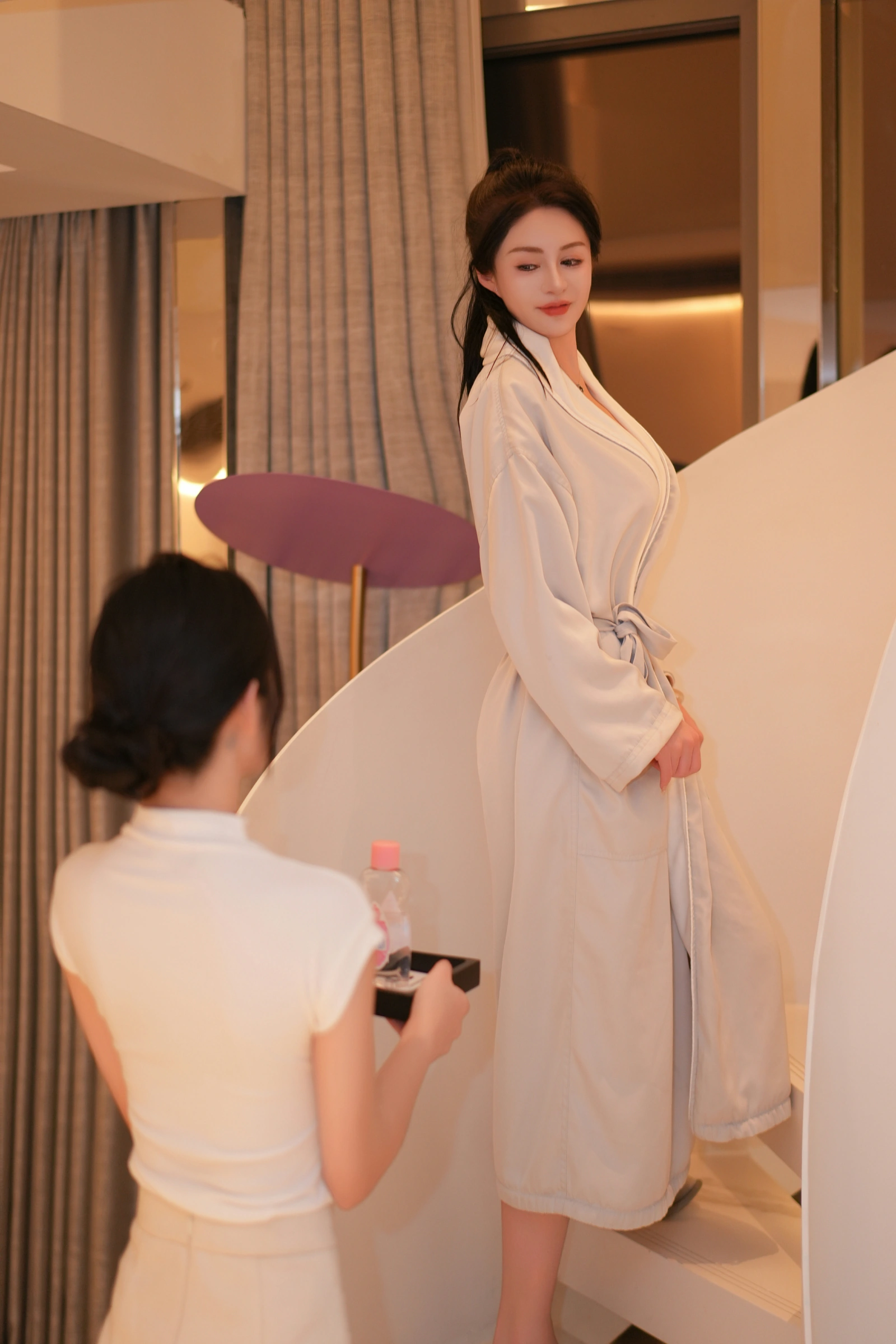 [秀人付费] 林幼一 &谭小灵 诱人私拍福利 精油SPA 第 5 张