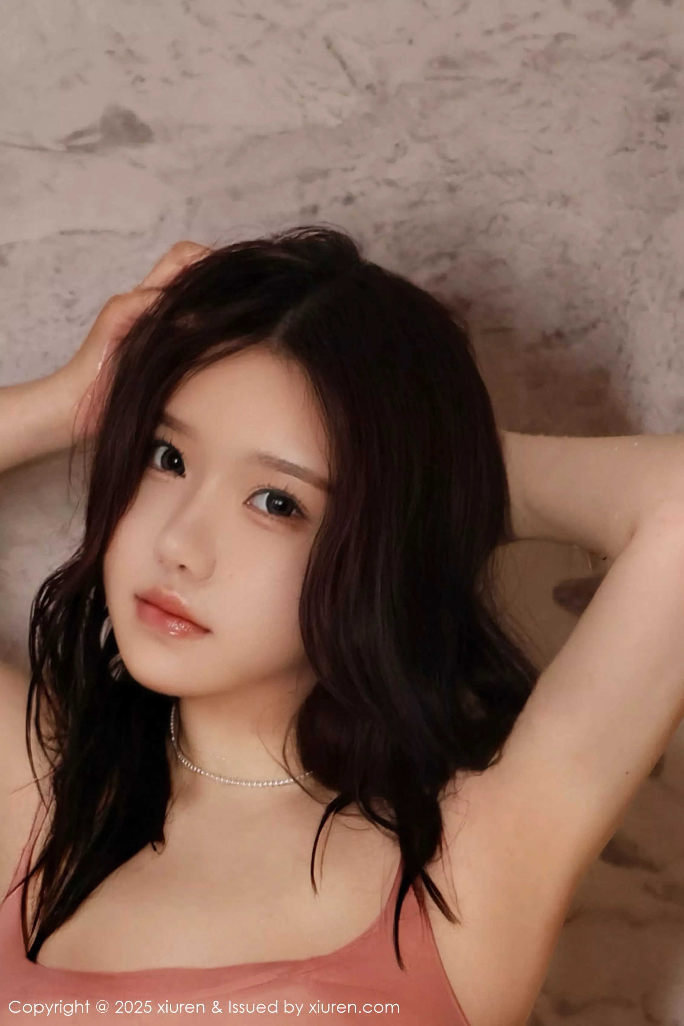 小薯条nienie性感黑色连体丝袜+粉色吊带长裙秀美腿绝美写真 第 132 张