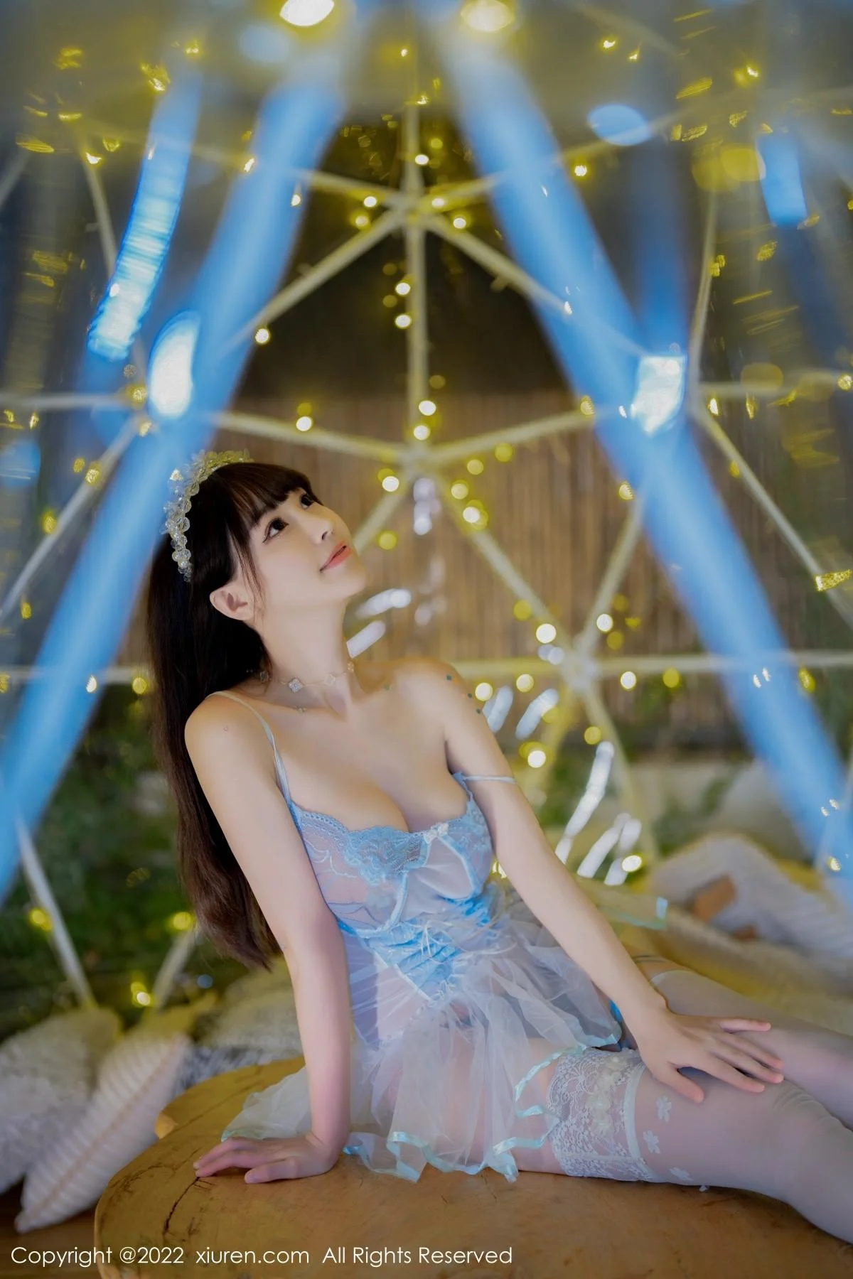 朱可儿Flora大理旅拍白色轻透公主裙配白丝袜丰满绝美写真 第 5 张