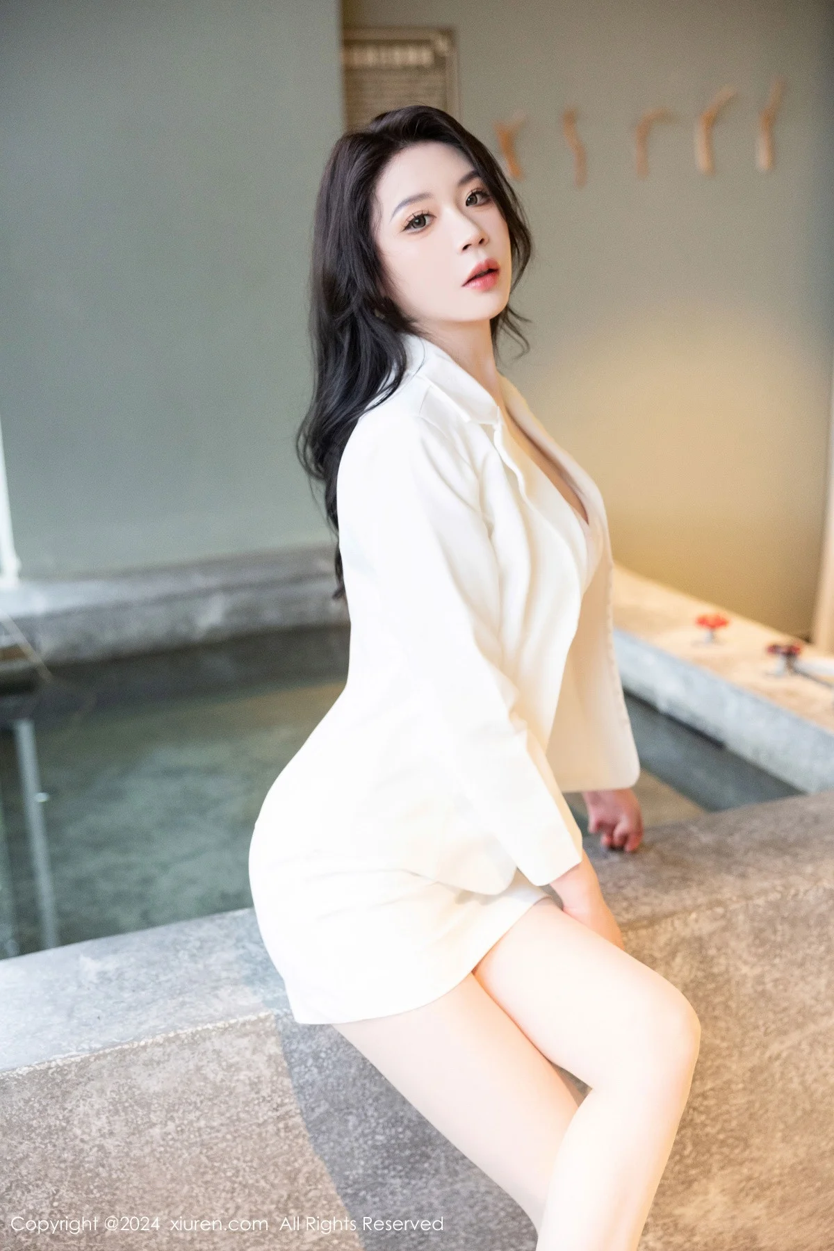 梦心玥白色OL服饰露白色内衣配白丝袜秀曼妙身姿绝美写真 第 24 张