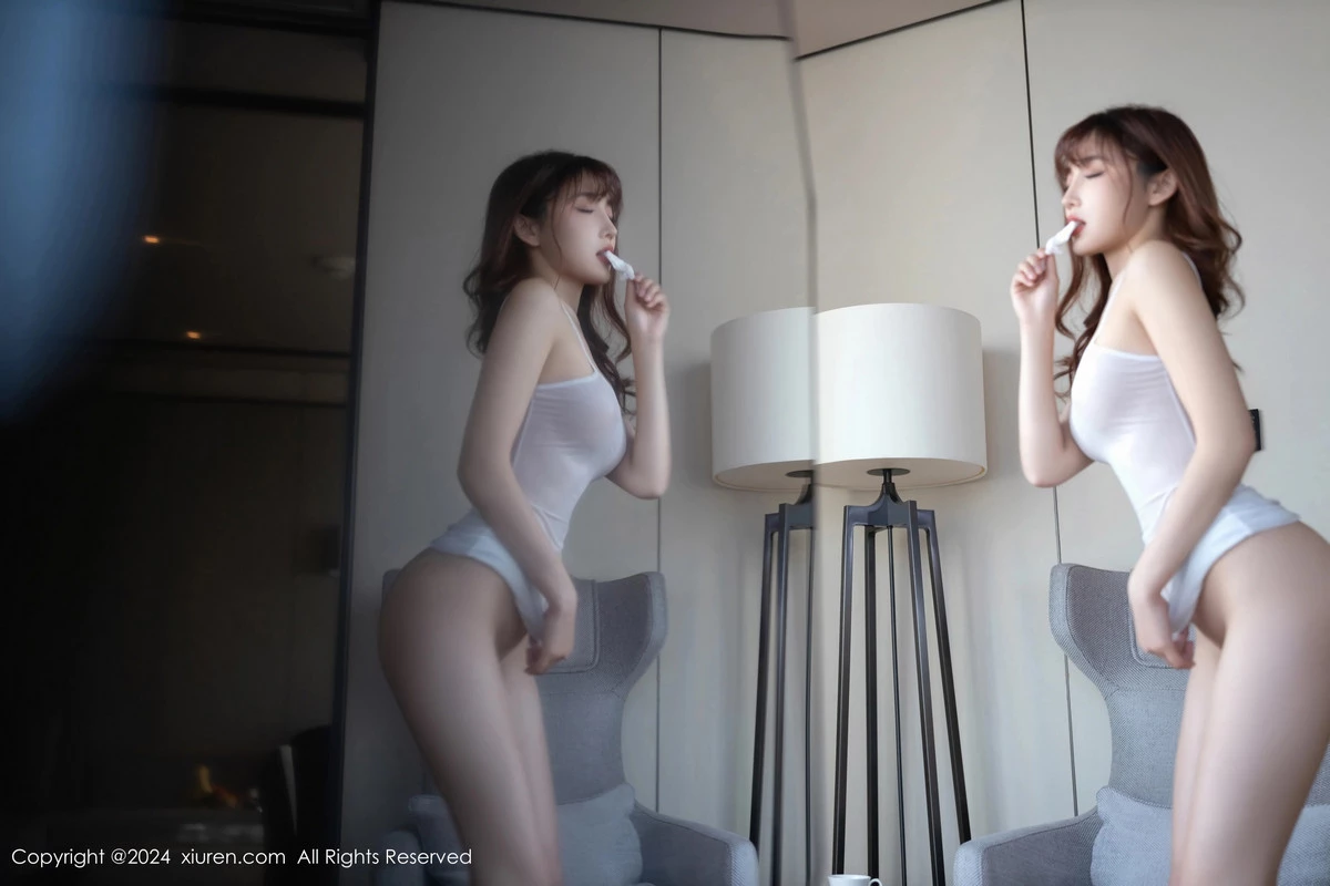 陆萱萱性感白色轻透吊带长裙真空秀惹火身材极致绝美写真 第 51 张