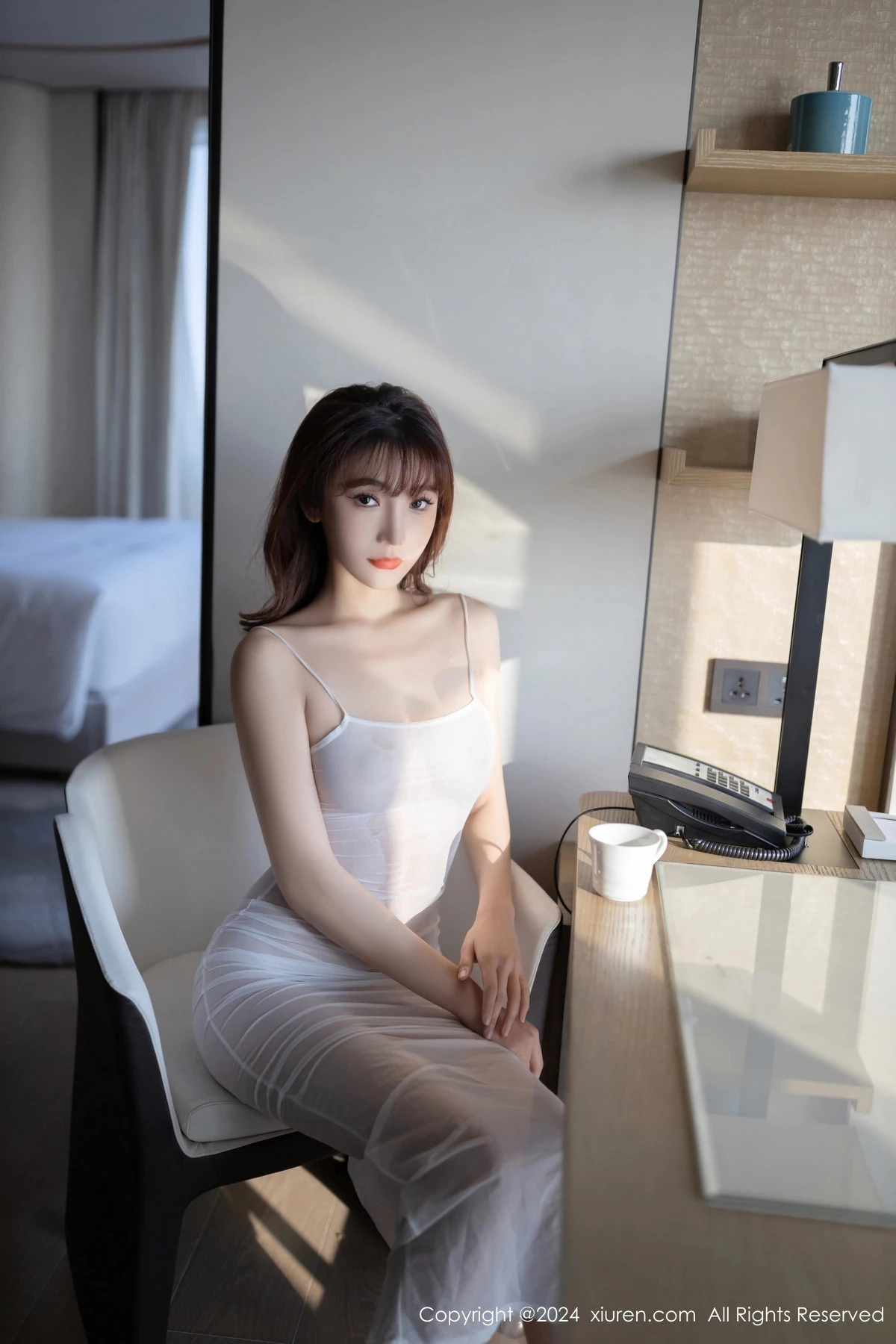 陆萱萱性感白色轻透吊带长裙真空秀惹火身材极致绝美写真 第 7 张