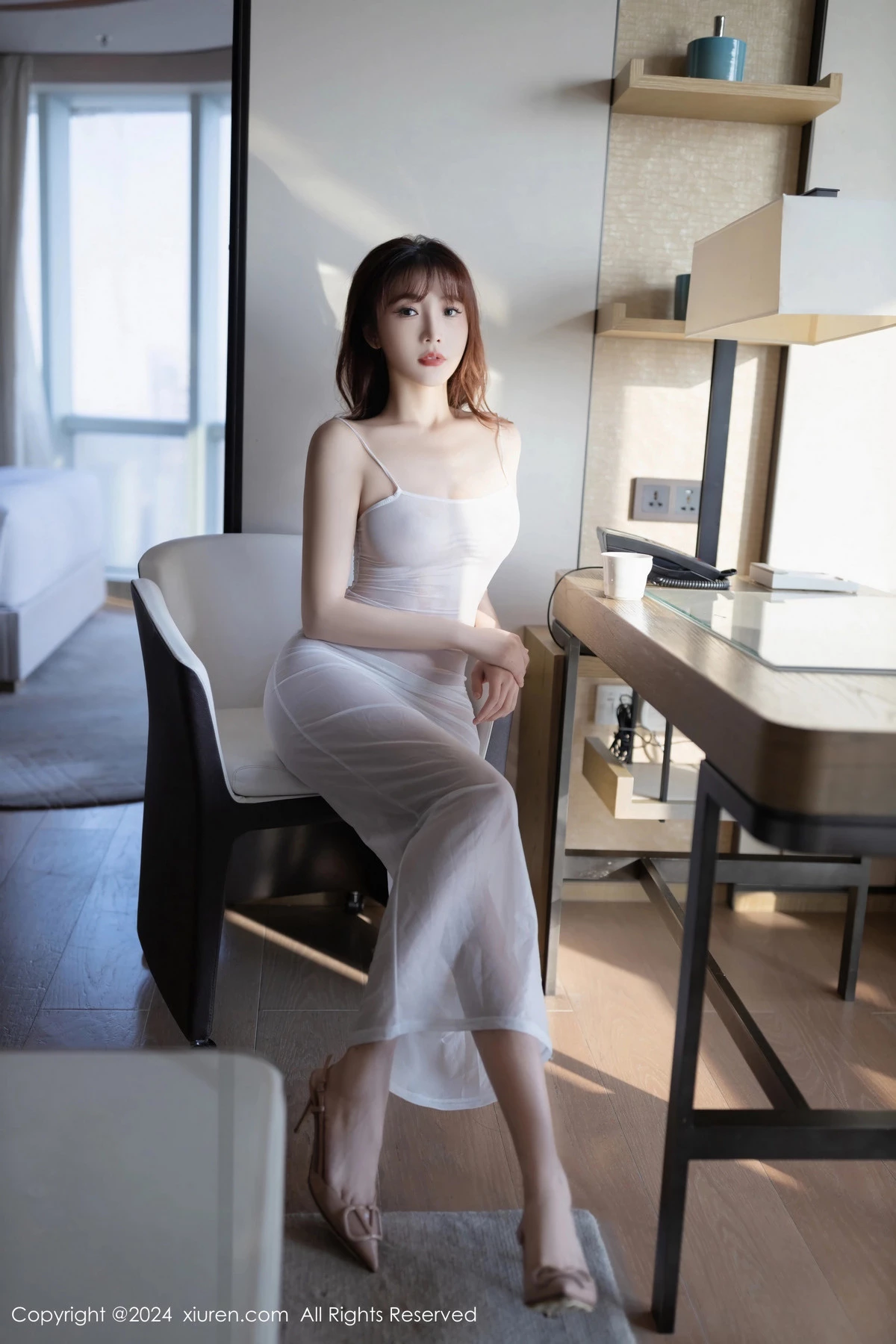 陆萱萱性感白色轻透吊带长裙真空秀惹火身材极致绝美写真 第 9 张
